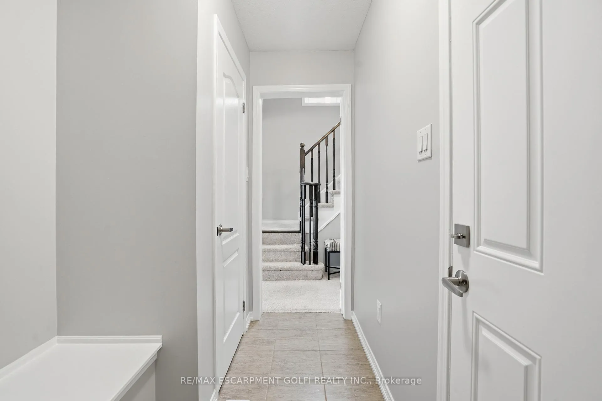 Photo 12 of 7839 Dockweed Drive, Niagara Falls, Brown — HOMEH