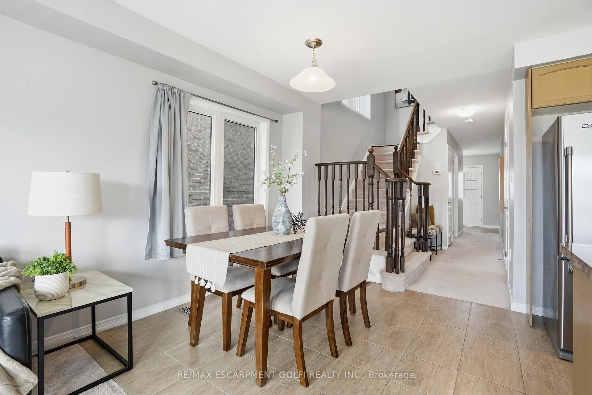 Photo 14 of 7839 Dockweed Drive, Niagara Falls, Brown — HOMEH