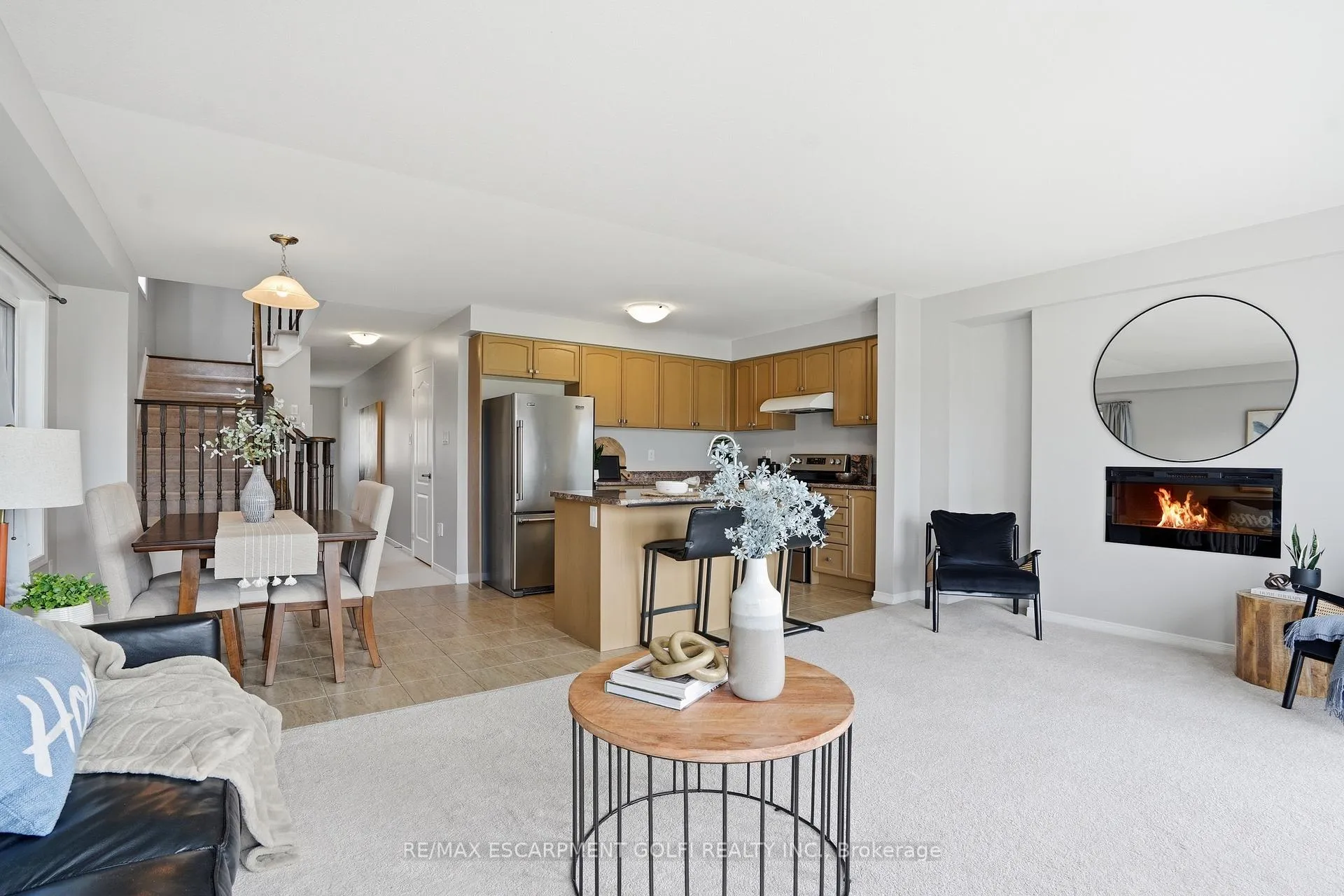Photo 16 of 7839 Dockweed Drive, Niagara Falls, Brown — HOMEH