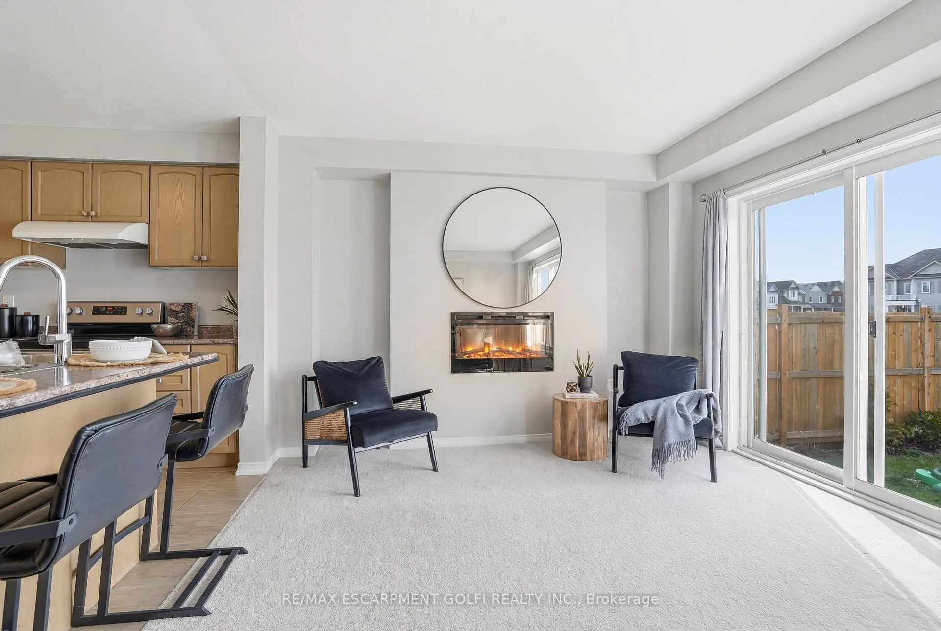 Photo 18 of 7839 Dockweed Drive, Niagara Falls, Brown — HOMEH