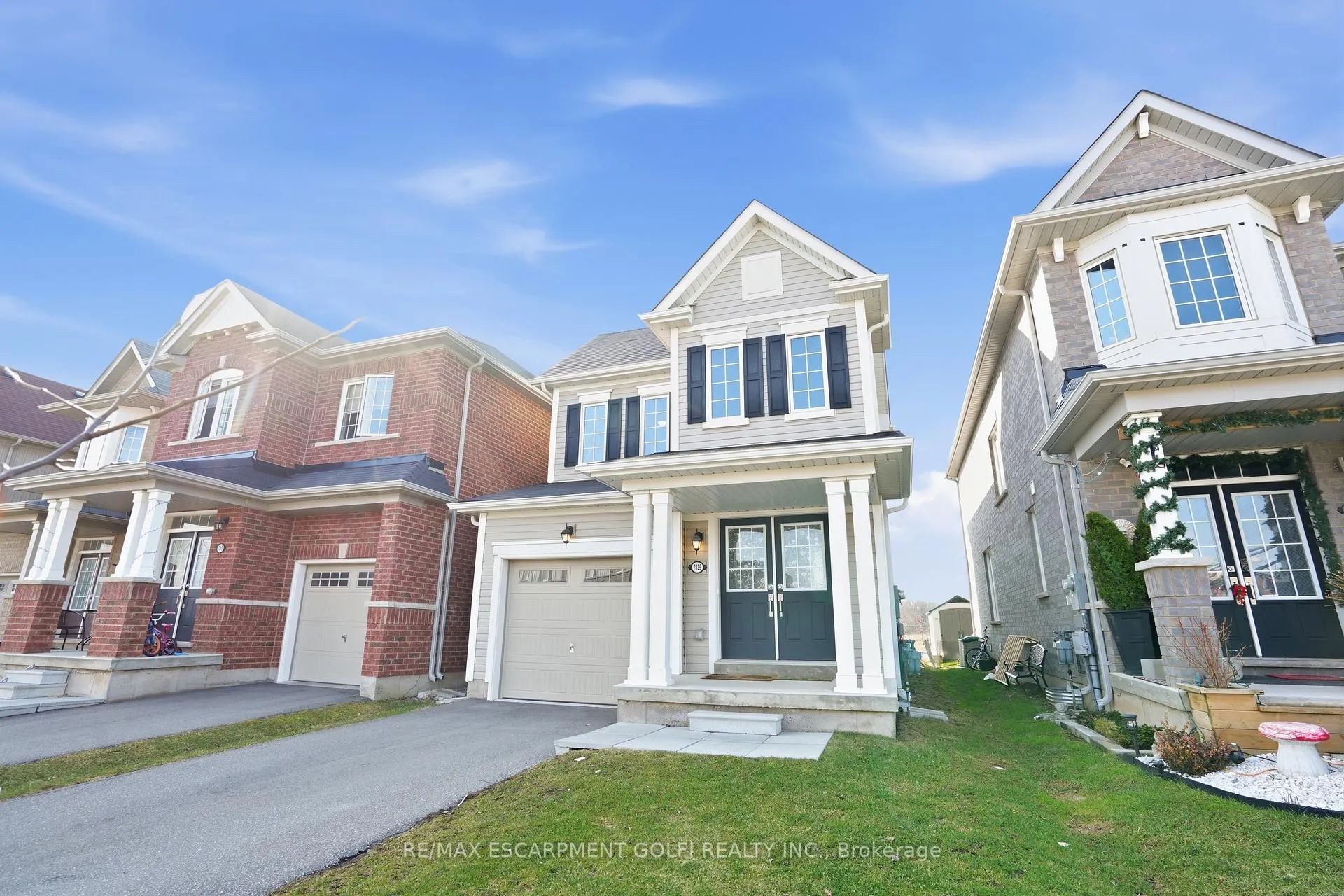 Photo 22 of 7839 Dockweed Drive, Niagara Falls, Brown — HOMEH