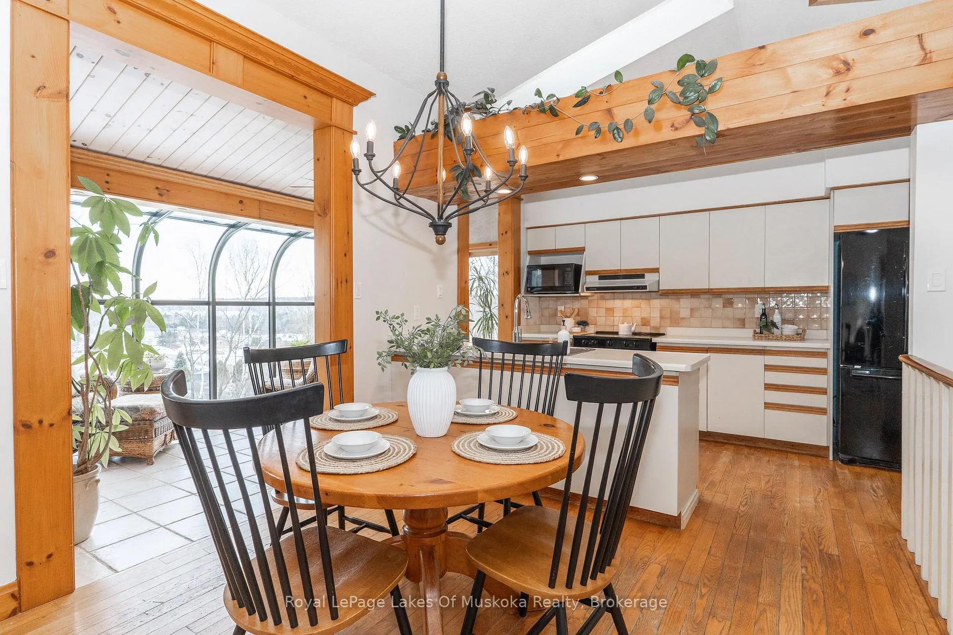 Photo 8 of 35 Westvale Drive, Bracebridge, Monck (Bracebridge) — HOMEH