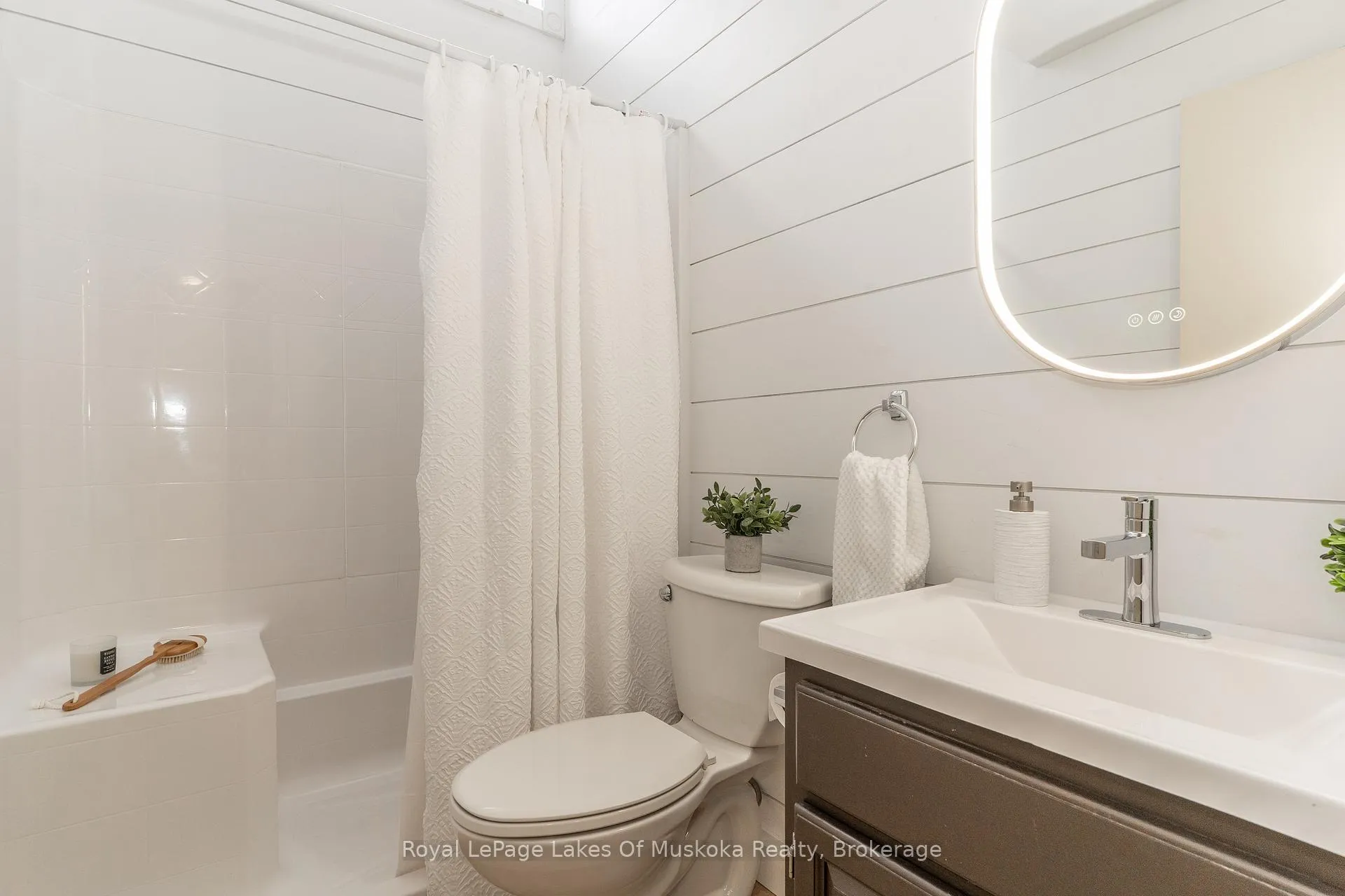 Photo 18 of 35 Westvale Drive, Bracebridge, Monck (Bracebridge) — HOMEH