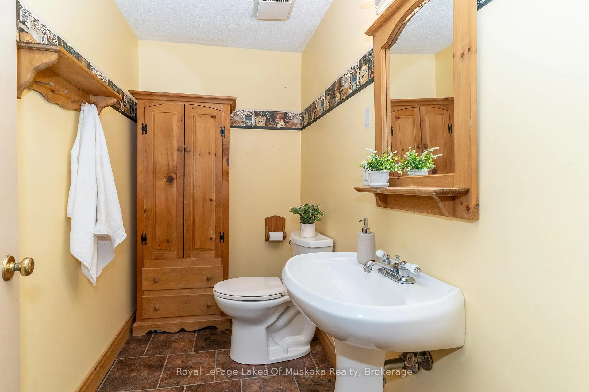Photo 26 of 35 Westvale Drive, Bracebridge, Monck (Bracebridge) — HOMEH