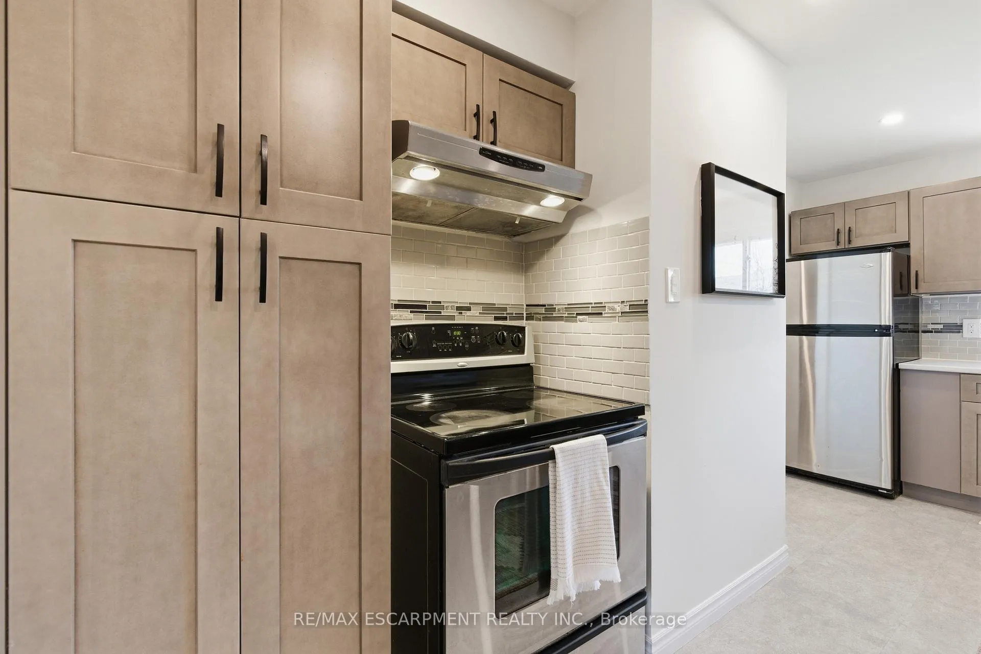 Photo 10 of 587 Timber Lane, Burlington, Appleby — HOMEH