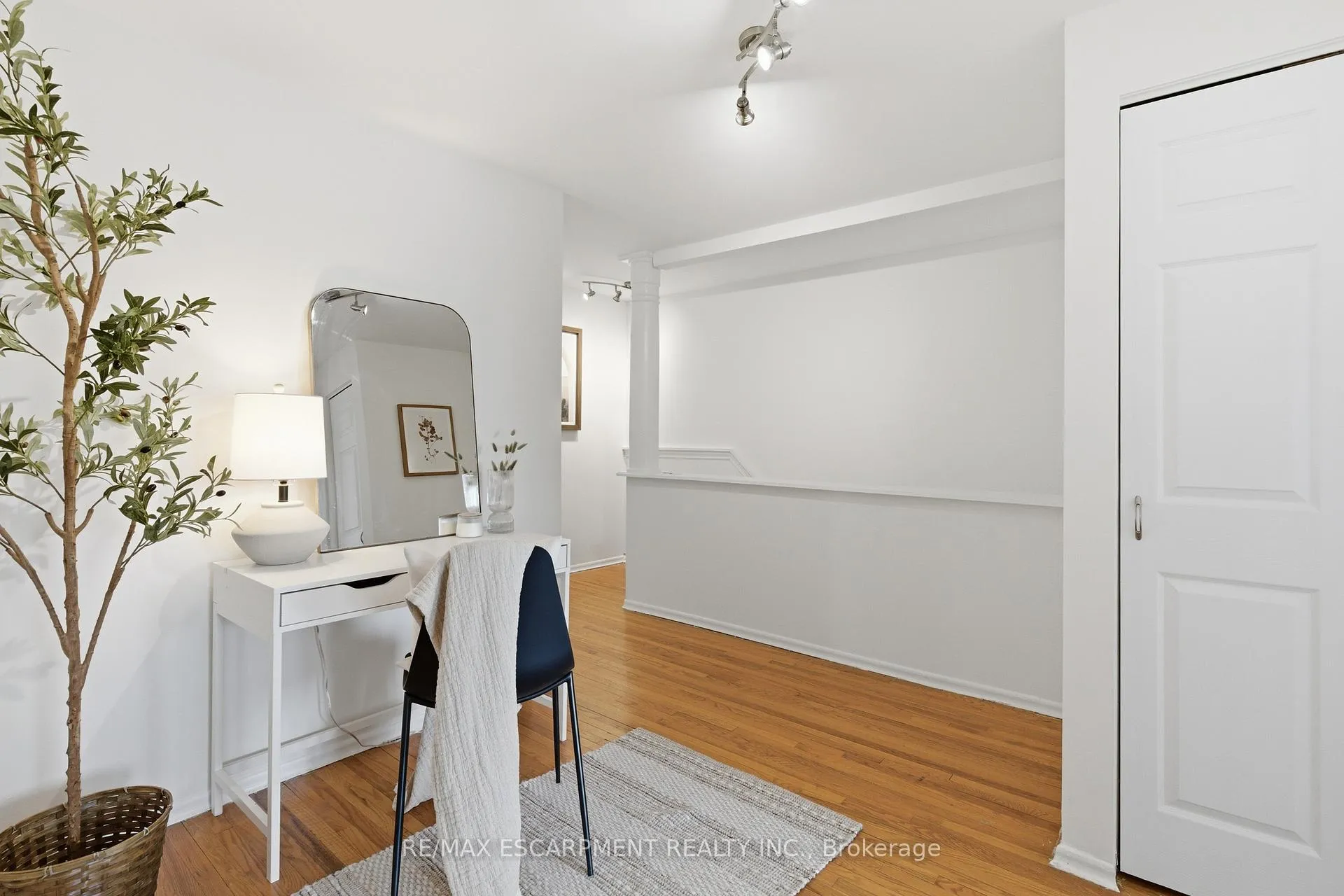 Photo 33 of 587 Timber Lane, Burlington, Appleby — HOMEH