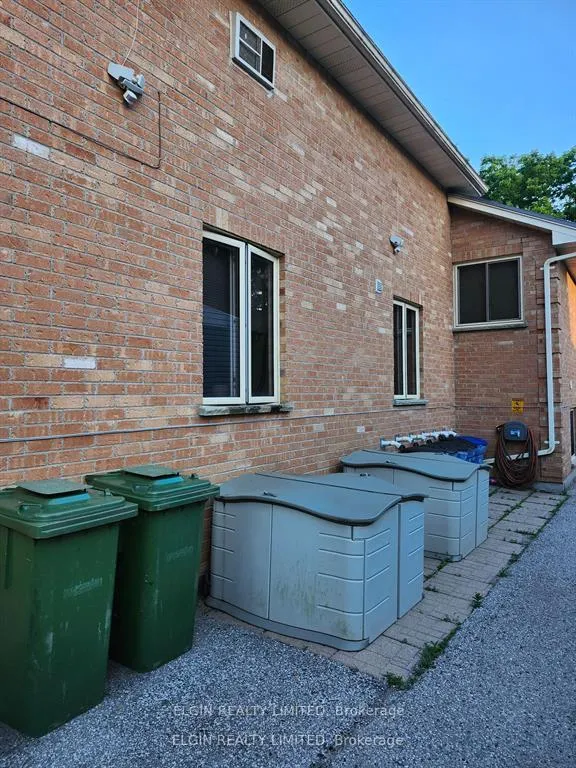 Photo 3 of 62 Talbot Street, St. Thomas — HOMEH