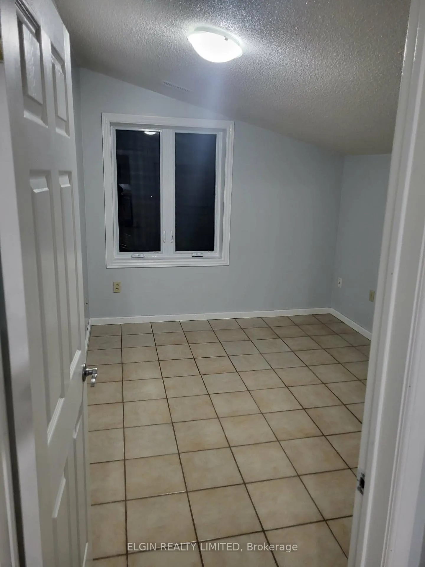 Photo 15 of 62 Talbot Street, St. Thomas — HOMEH