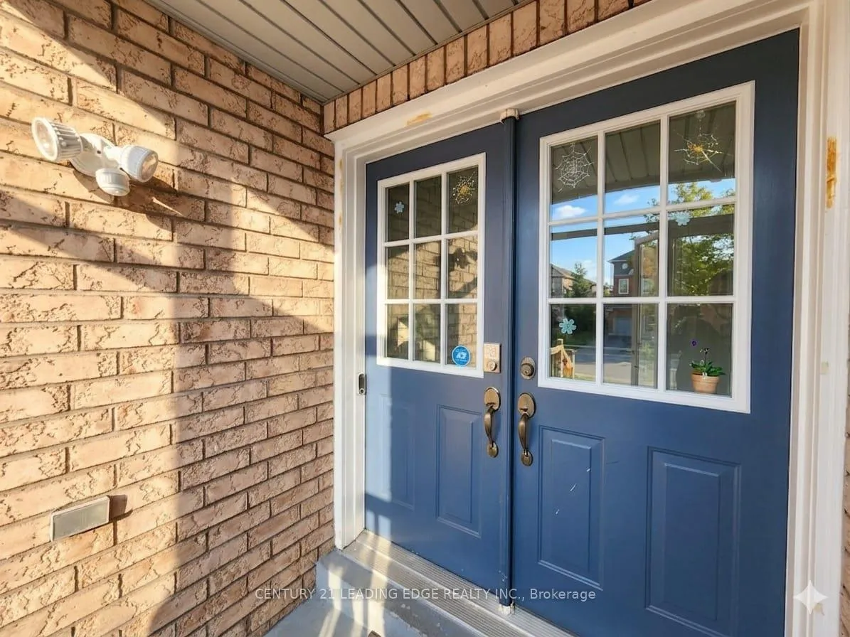 Photo 2 of 24 Guinevere Road, Markham, Cedarwood — HOMEH