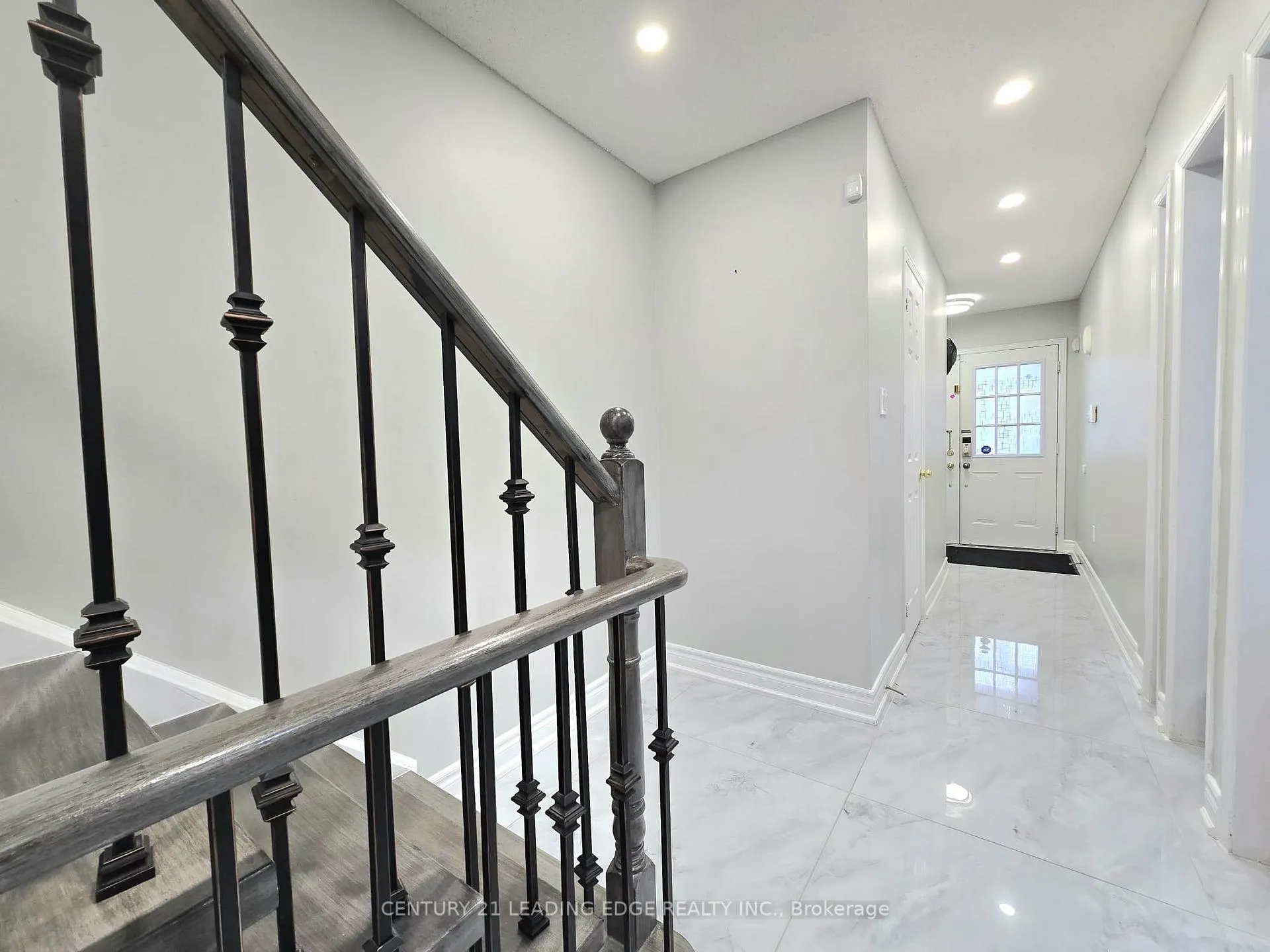 Photo 4 of 24 Guinevere Road, Markham, Cedarwood — HOMEH
