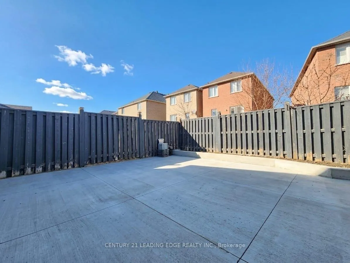 Photo 18 of 24 Guinevere Road, Markham, Cedarwood — HOMEH