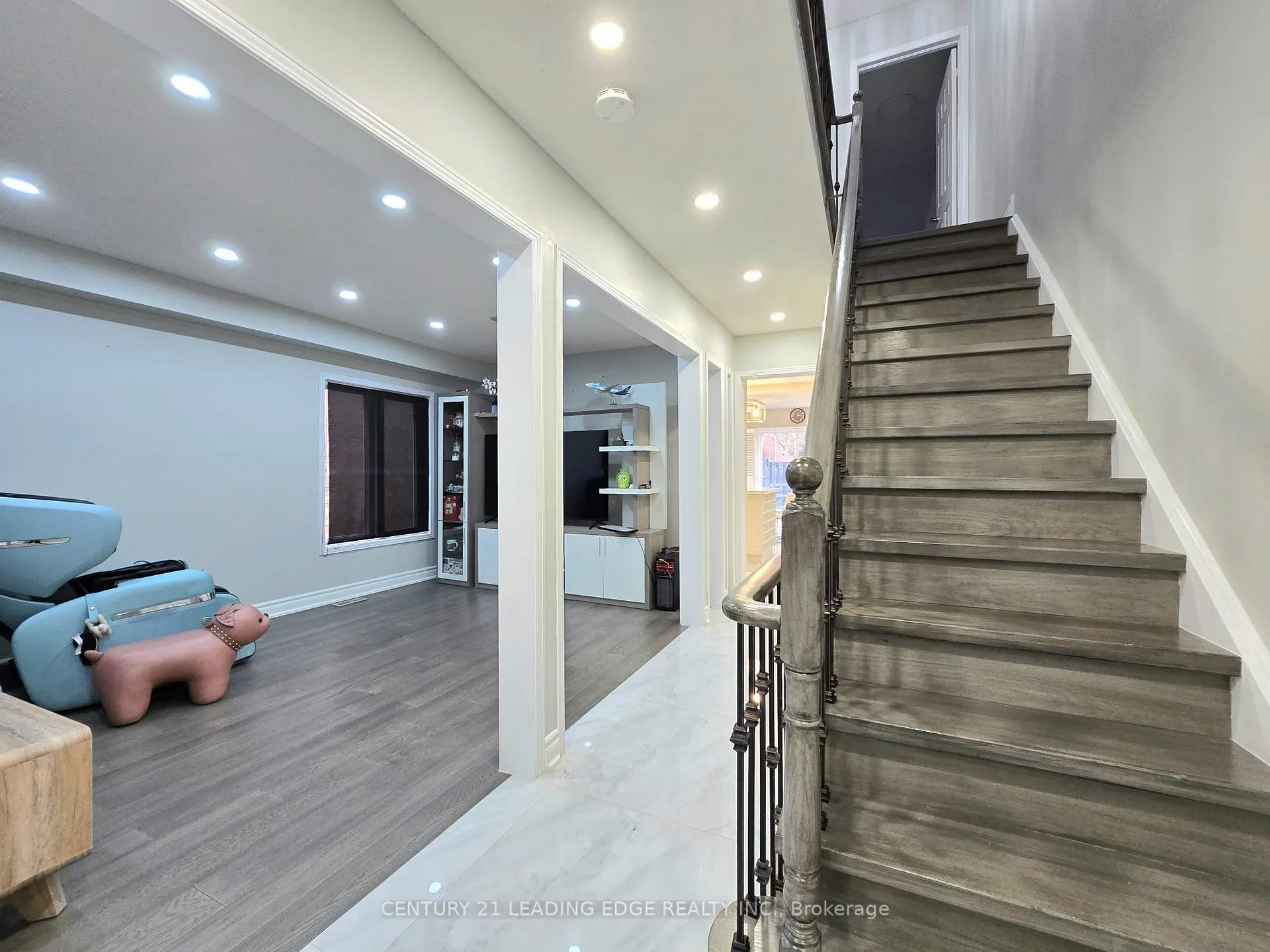 Photo 20 of 24 Guinevere Road, Markham, Cedarwood — HOMEH