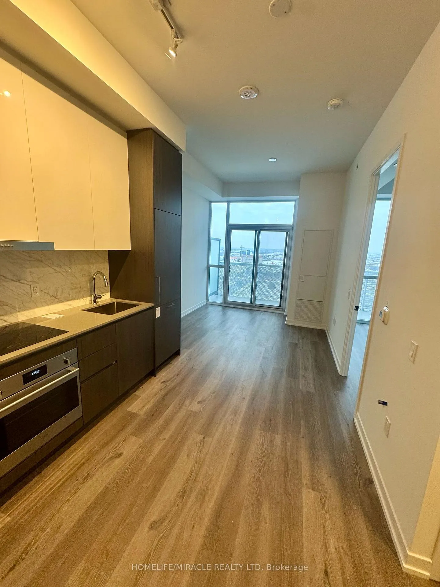 Photo 12 of Unit 1611, 225 Commerce Street, Vaughan, Vaughan Corporate Centre — HOMEH