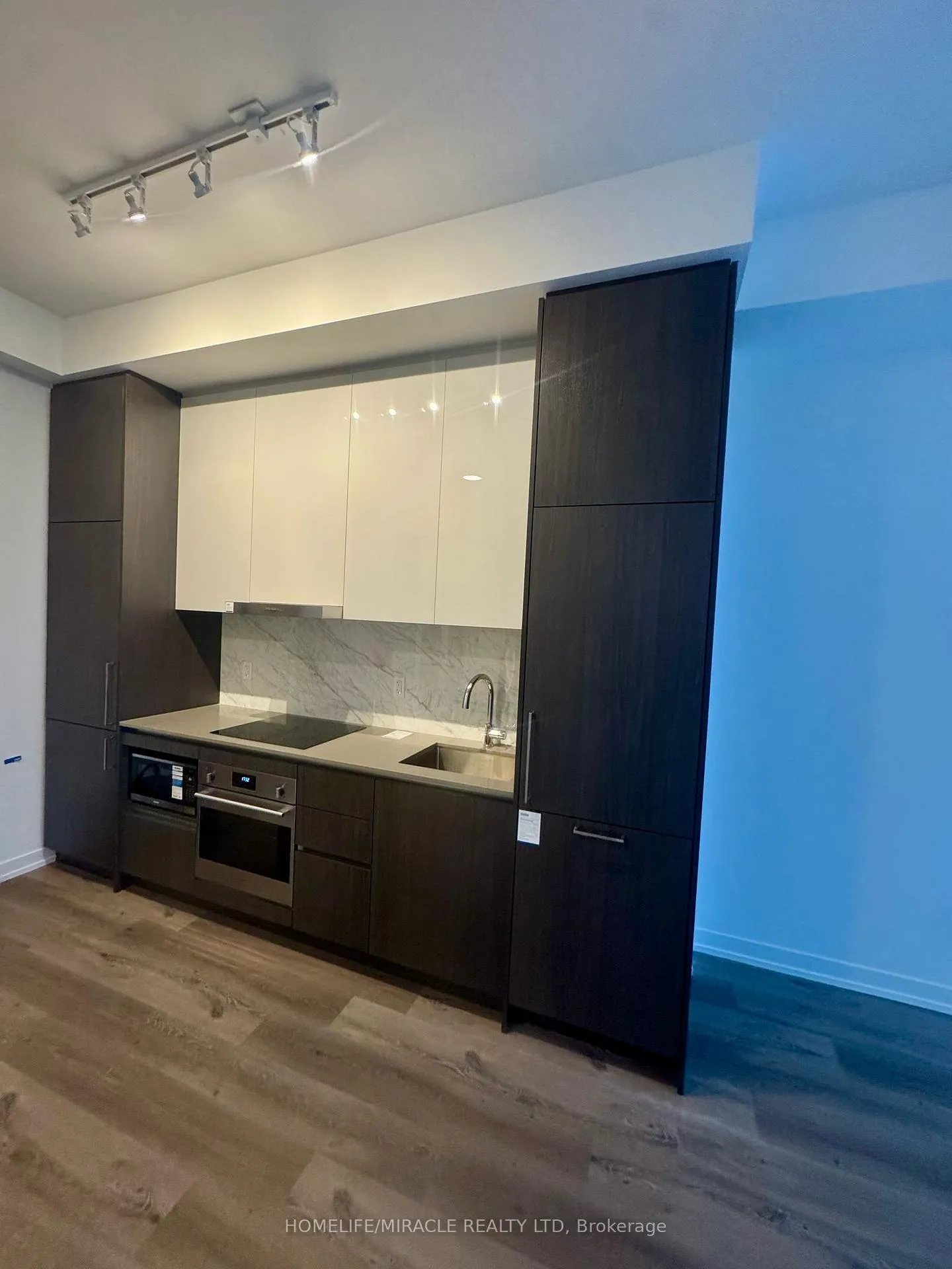 Photo 13 of Unit 1611, 225 Commerce Street, Vaughan, Vaughan Corporate Centre — HOMEH
