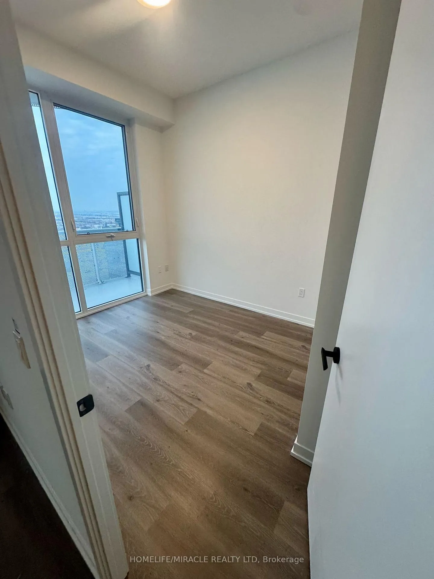 Photo 15 of Unit 1611, 225 Commerce Street, Vaughan, Vaughan Corporate Centre — HOMEH