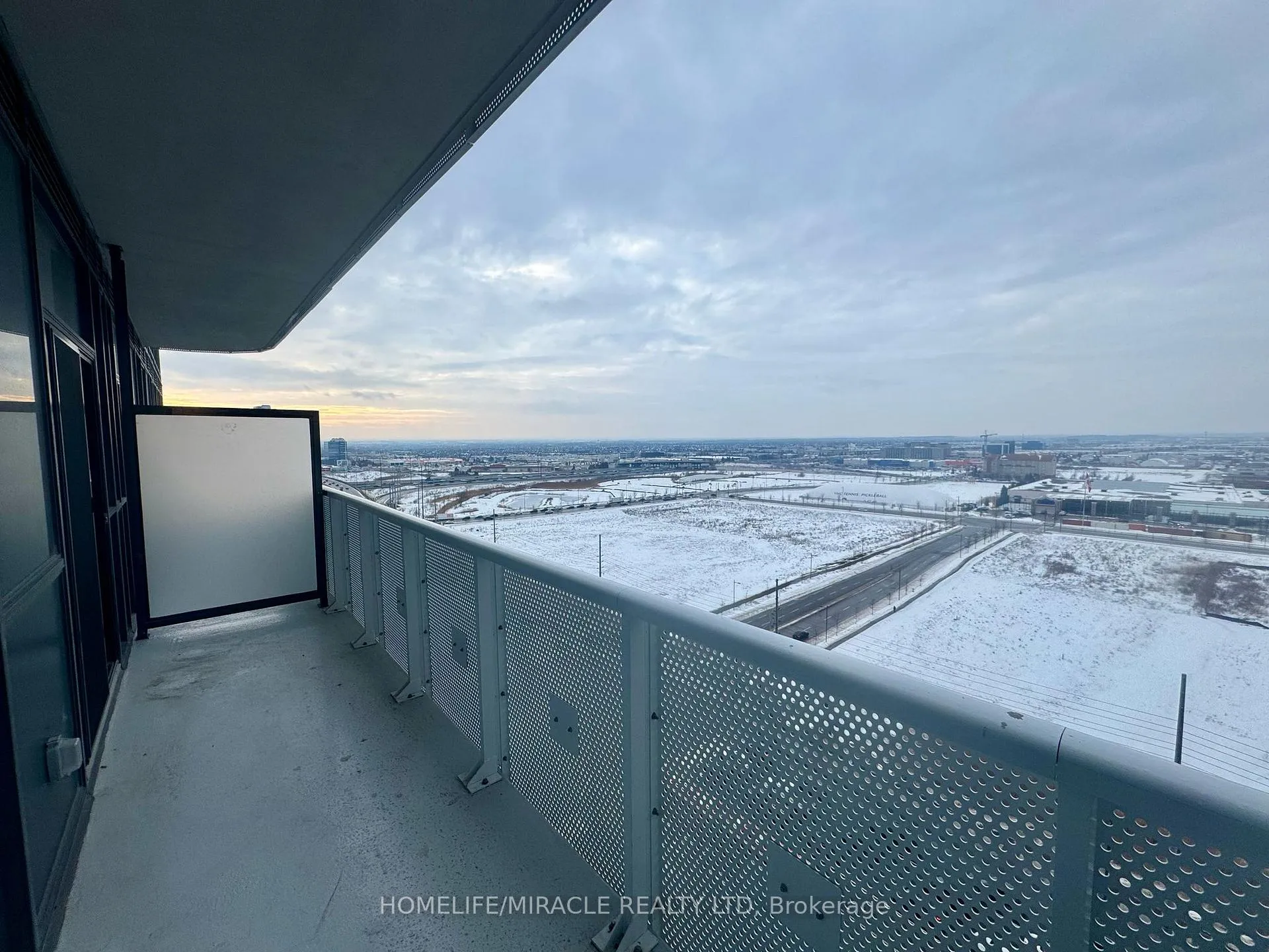 Photo 23 of Unit 1611, 225 Commerce Street, Vaughan, Vaughan Corporate Centre — HOMEH