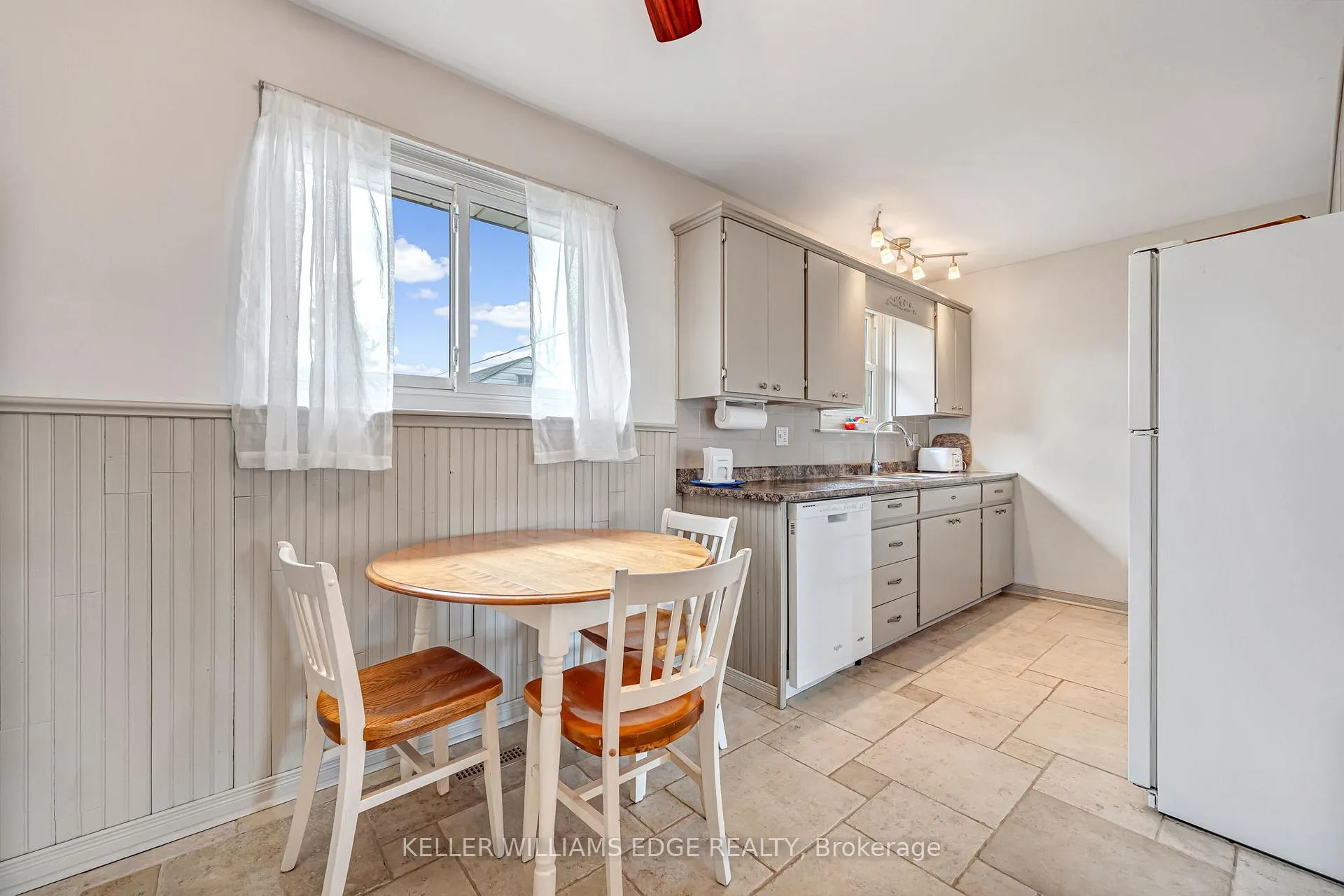 Photo 10 of 5352 Salem Road, Burlington, Appleby — HOMEH