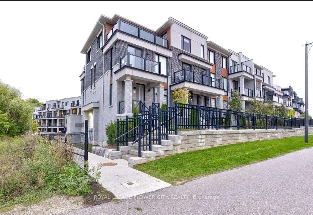 Photo 1 of Unit 52, 70 Knotsberry Circle, Brampton, Bram West — HOMEH