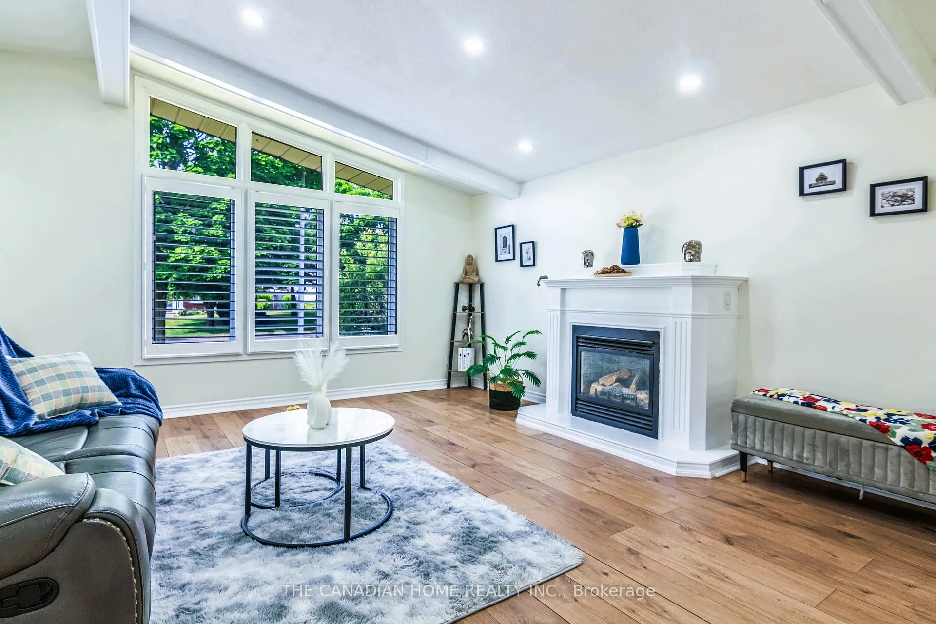 Photo 5 of 350 Boxbury Drive, Waterloo — HOMEH