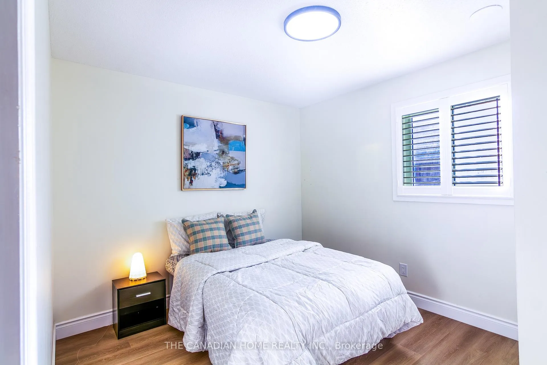 Photo 12 of 350 Boxbury Drive, Waterloo — HOMEH
