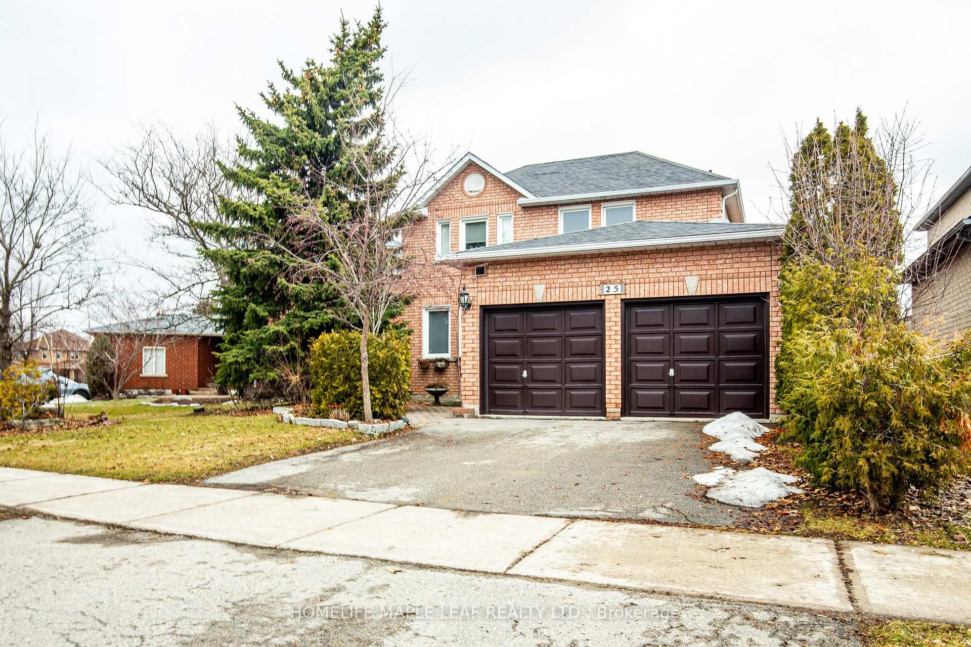 Photo 2 of 25 Grampian Avenue, Vaughan, Maple — HOMEH
