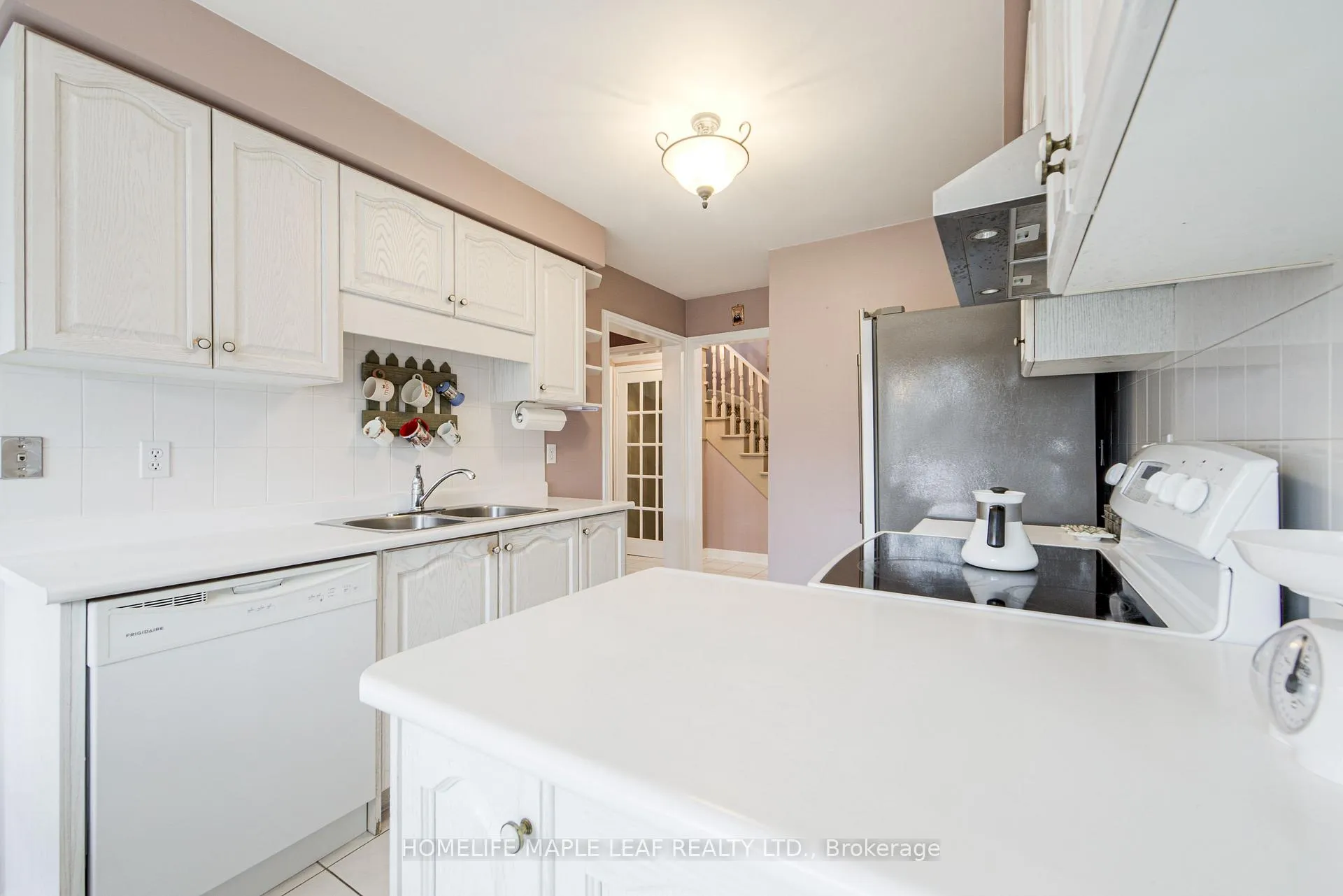 Photo 16 of 25 Grampian Avenue, Vaughan, Maple — HOMEH