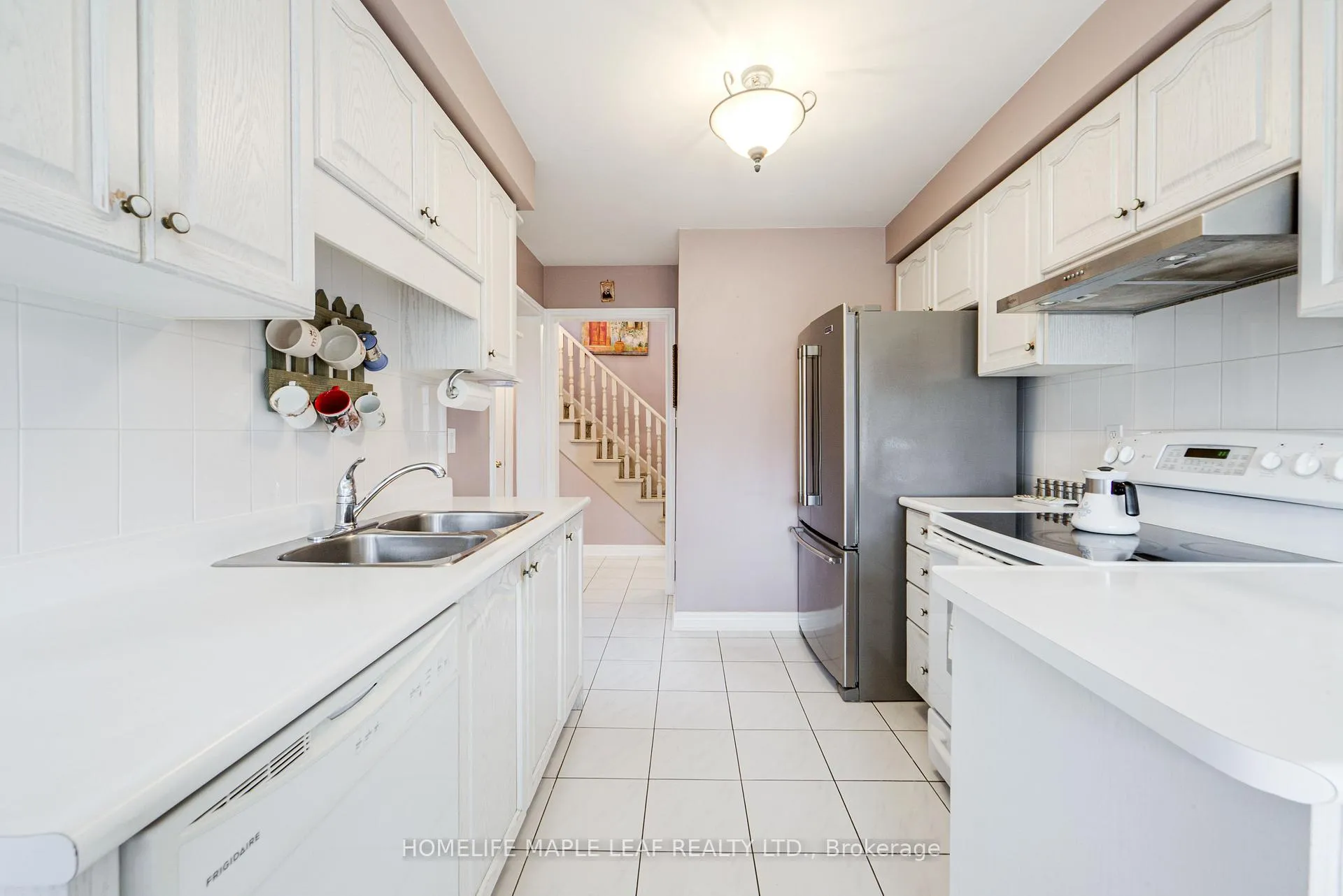Photo 17 of 25 Grampian Avenue, Vaughan, Maple — HOMEH