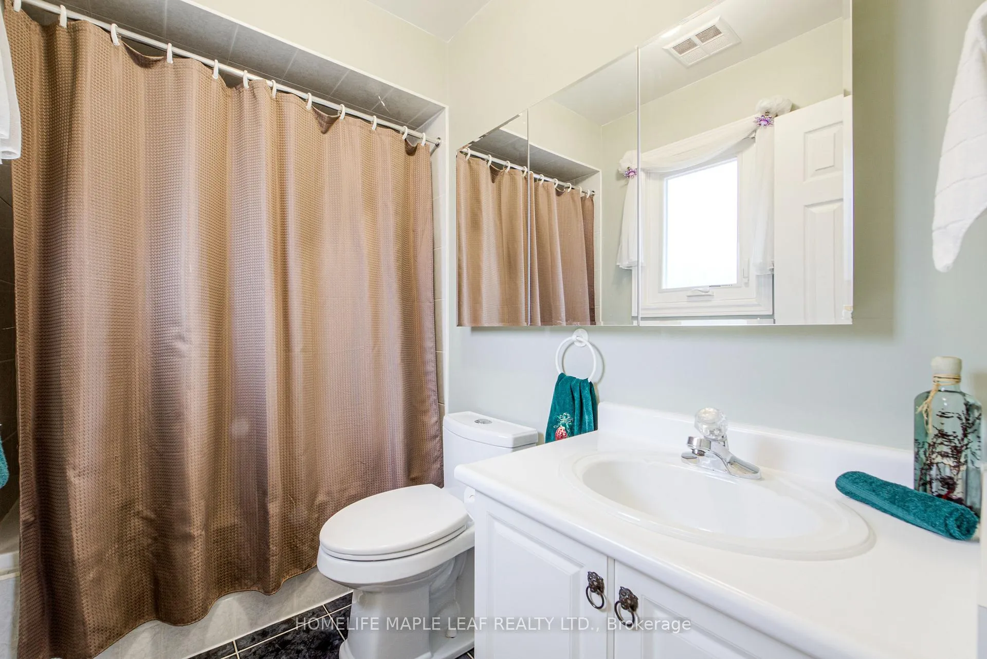 Photo 33 of 25 Grampian Avenue, Vaughan, Maple — HOMEH