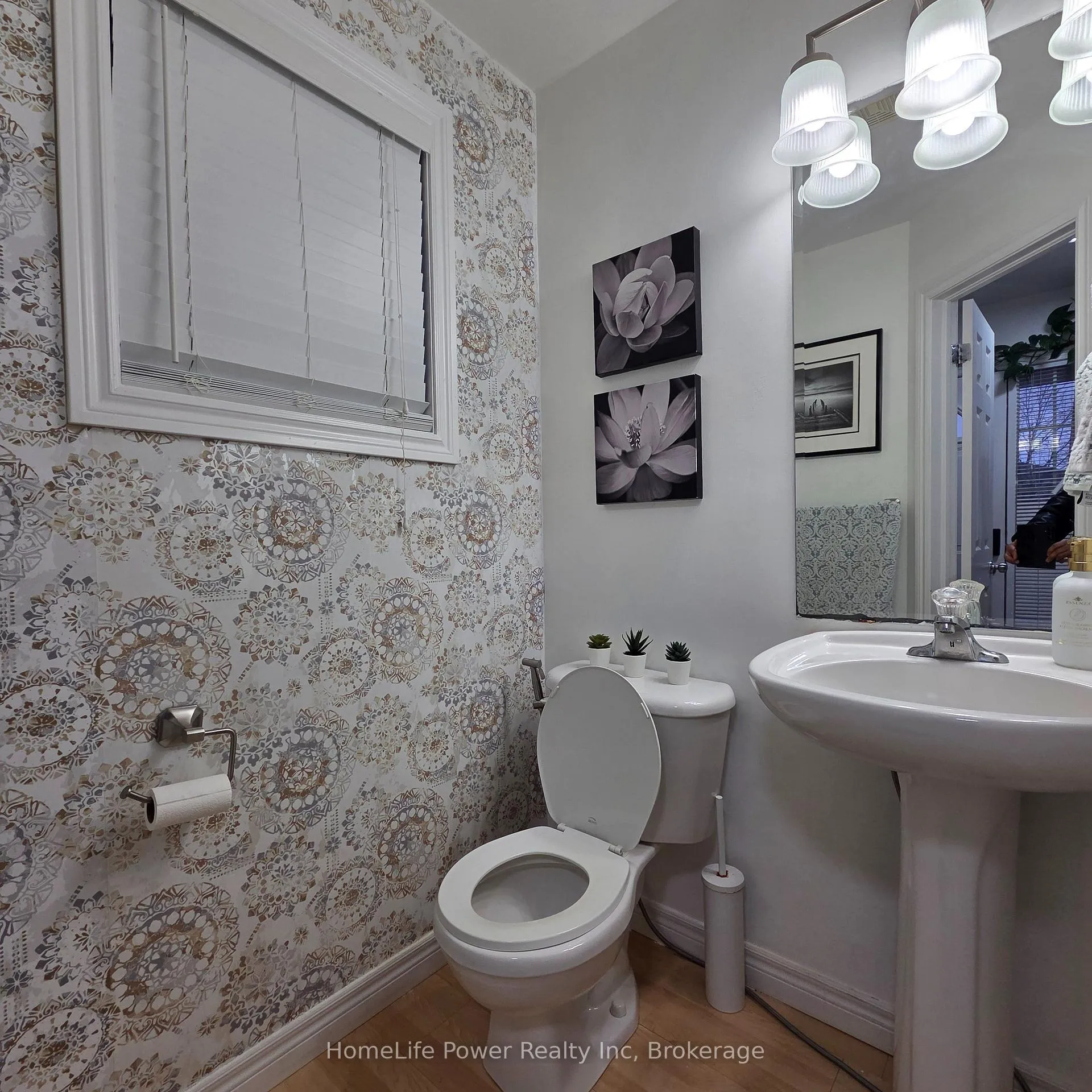 Photo 7 of Unit upper, 23 Schueller Street, Kitchener — HOMEH