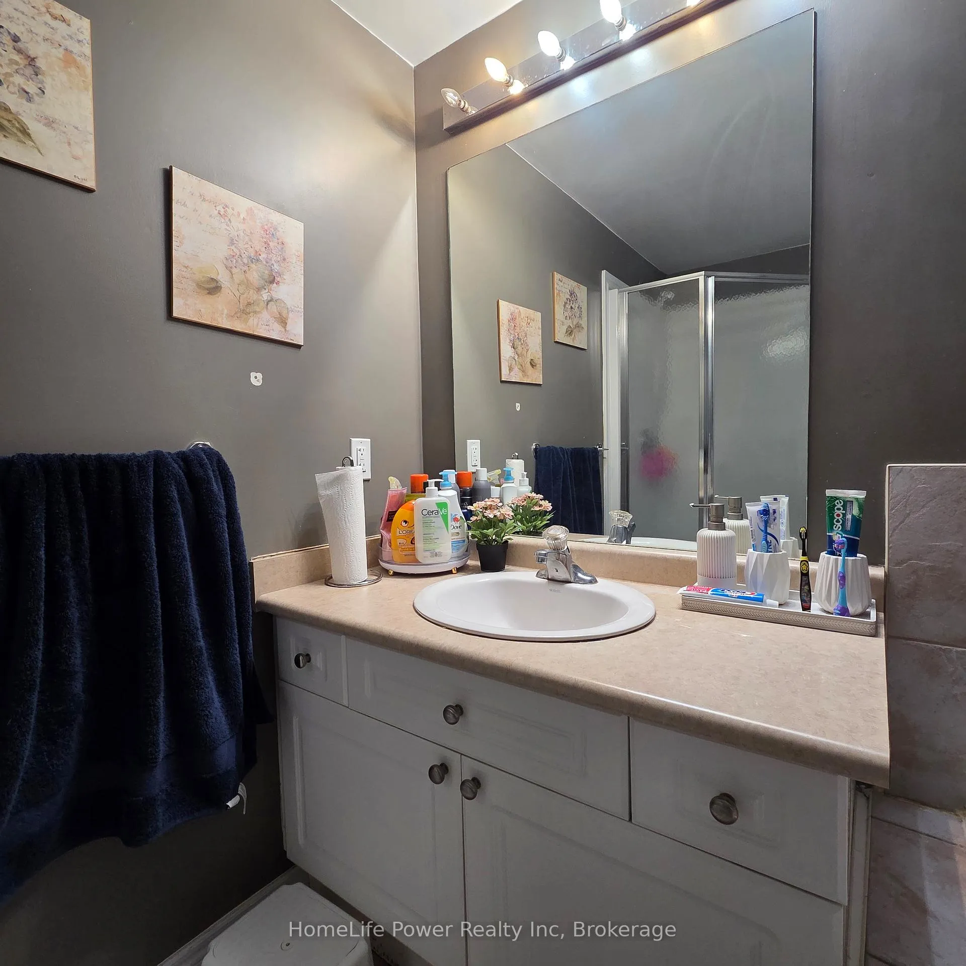 Photo 28 of Unit upper, 23 Schueller Street, Kitchener — HOMEH
