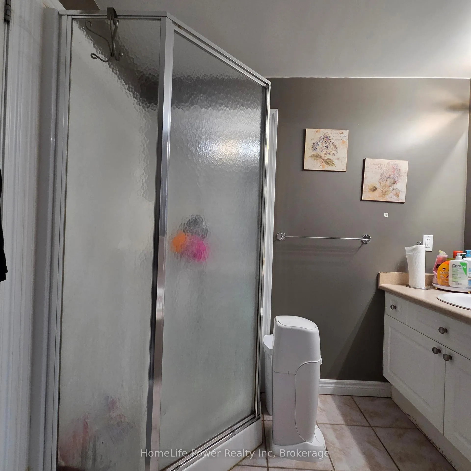 Photo 29 of Unit upper, 23 Schueller Street, Kitchener — HOMEH