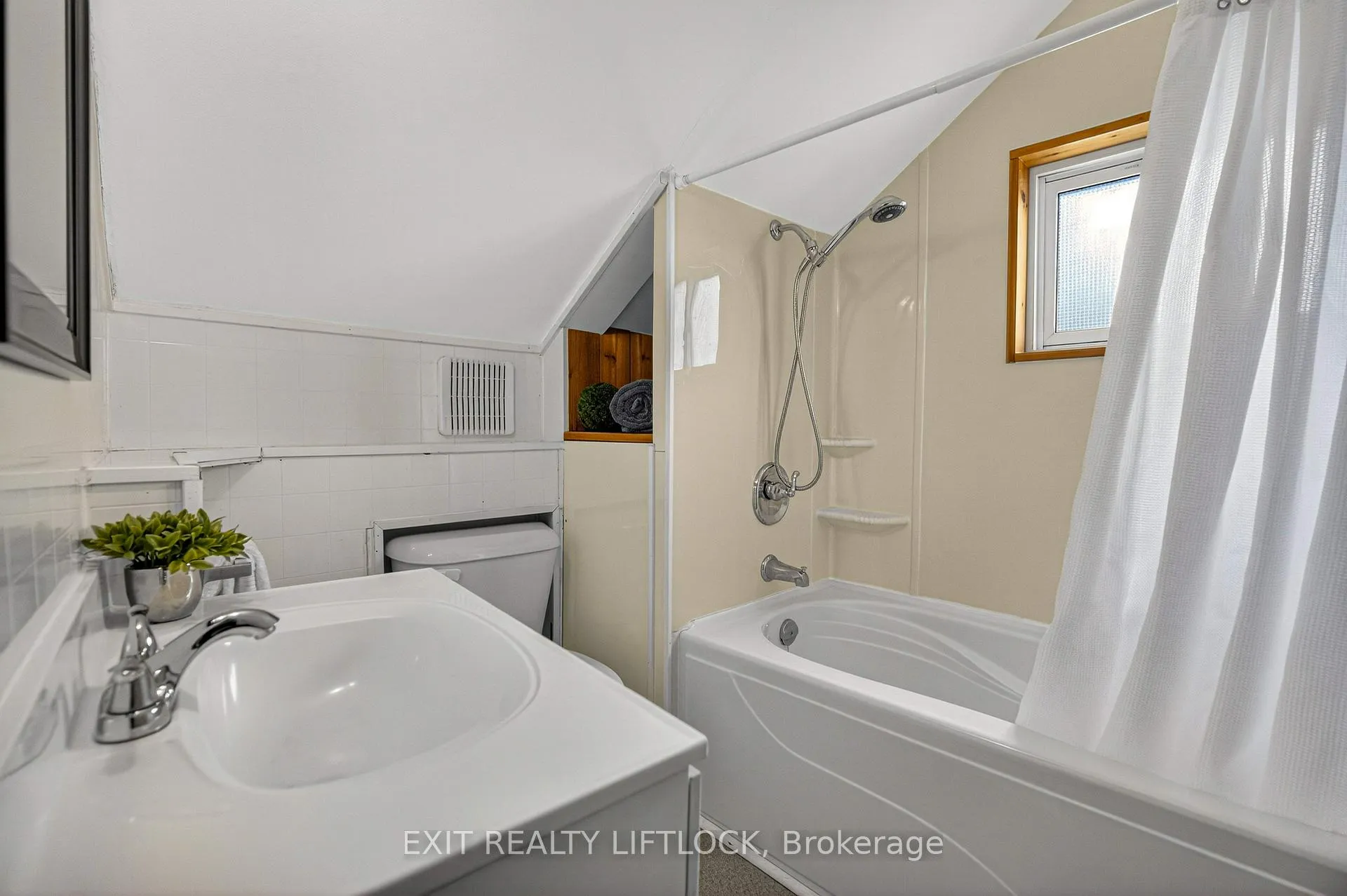 Photo 20 of 709 Orpington Road, Peterborough, Otonabee Ward 1 — HOMEH