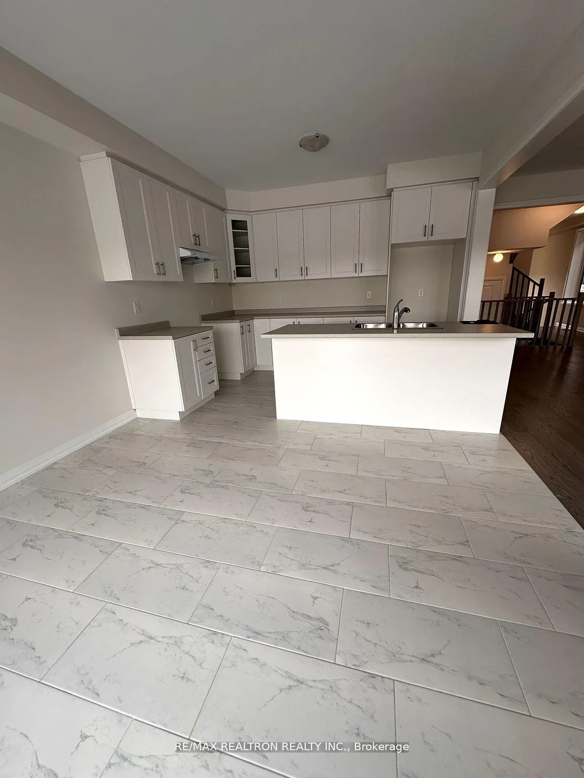 Photo 8 of 182 Union Boulevard, Wasaga Beach — HOMEH