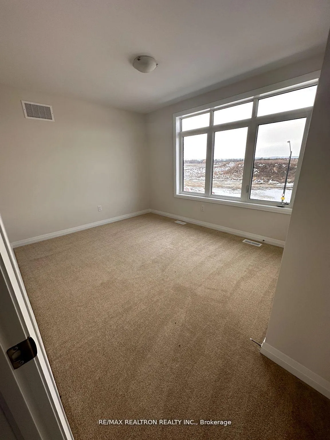Photo 16 of 182 Union Boulevard, Wasaga Beach — HOMEH