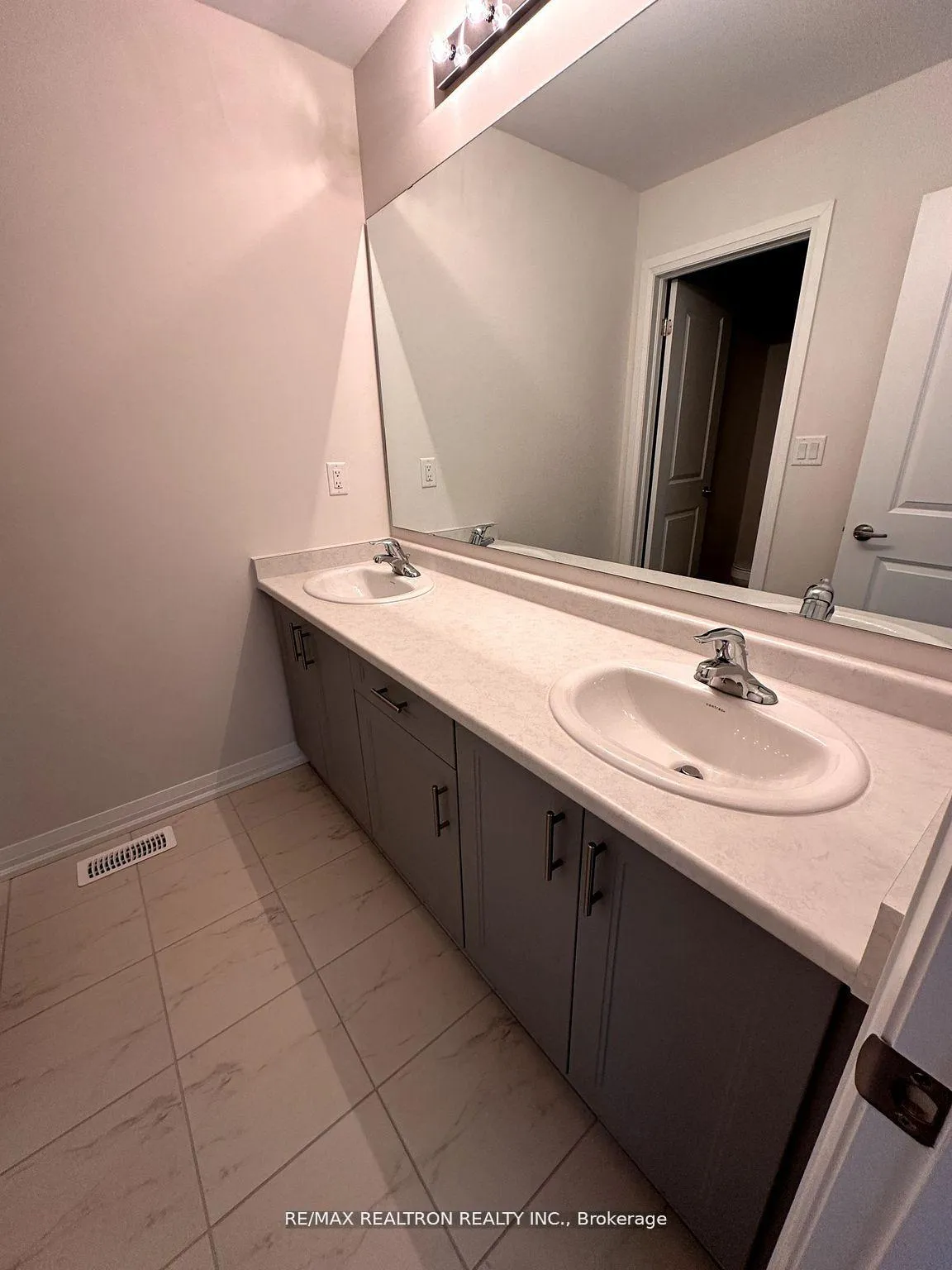Photo 23 of 182 Union Boulevard, Wasaga Beach — HOMEH