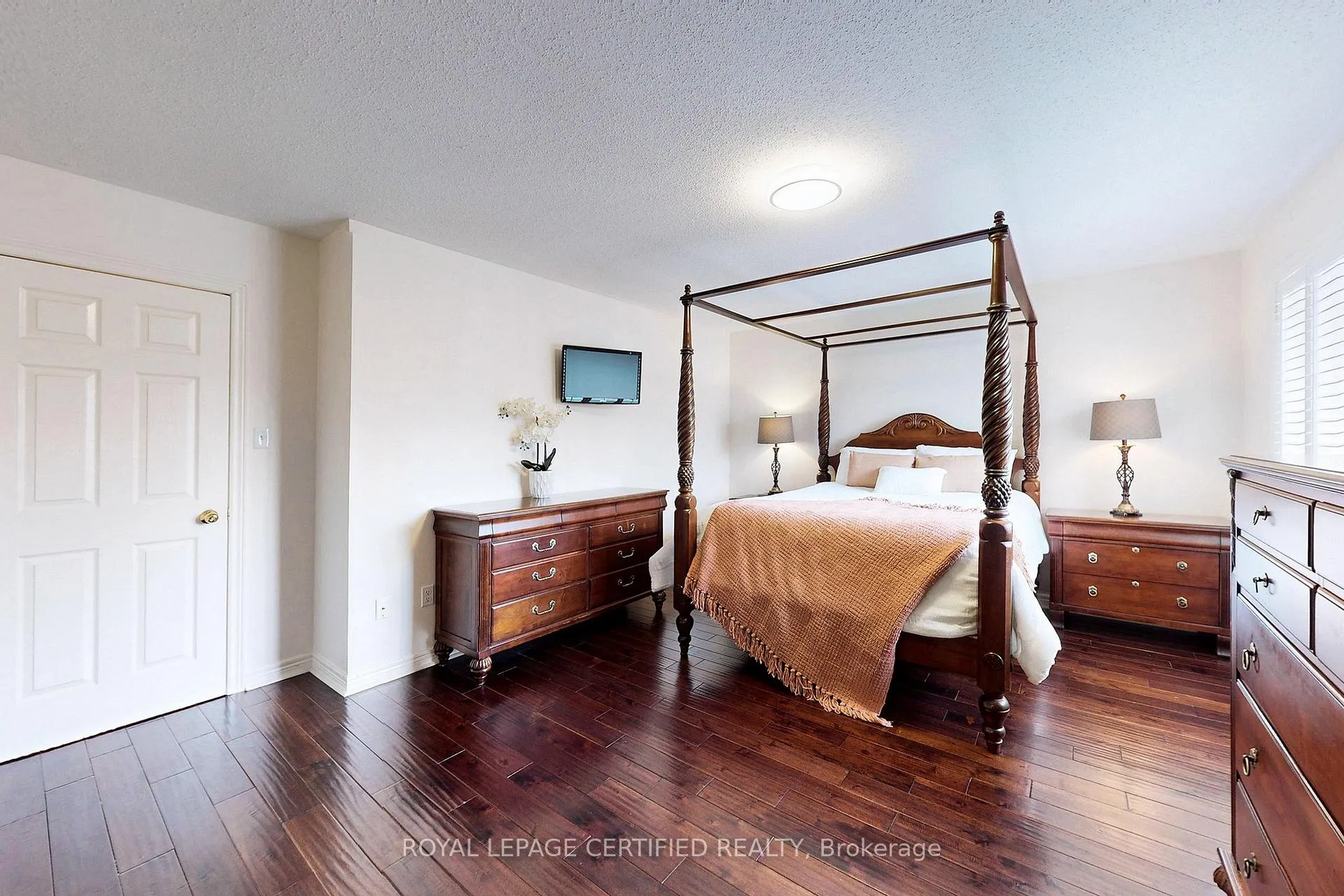 Photo 4 of 8 Grapevine Road, Caledon, Bolton West — HOMEH