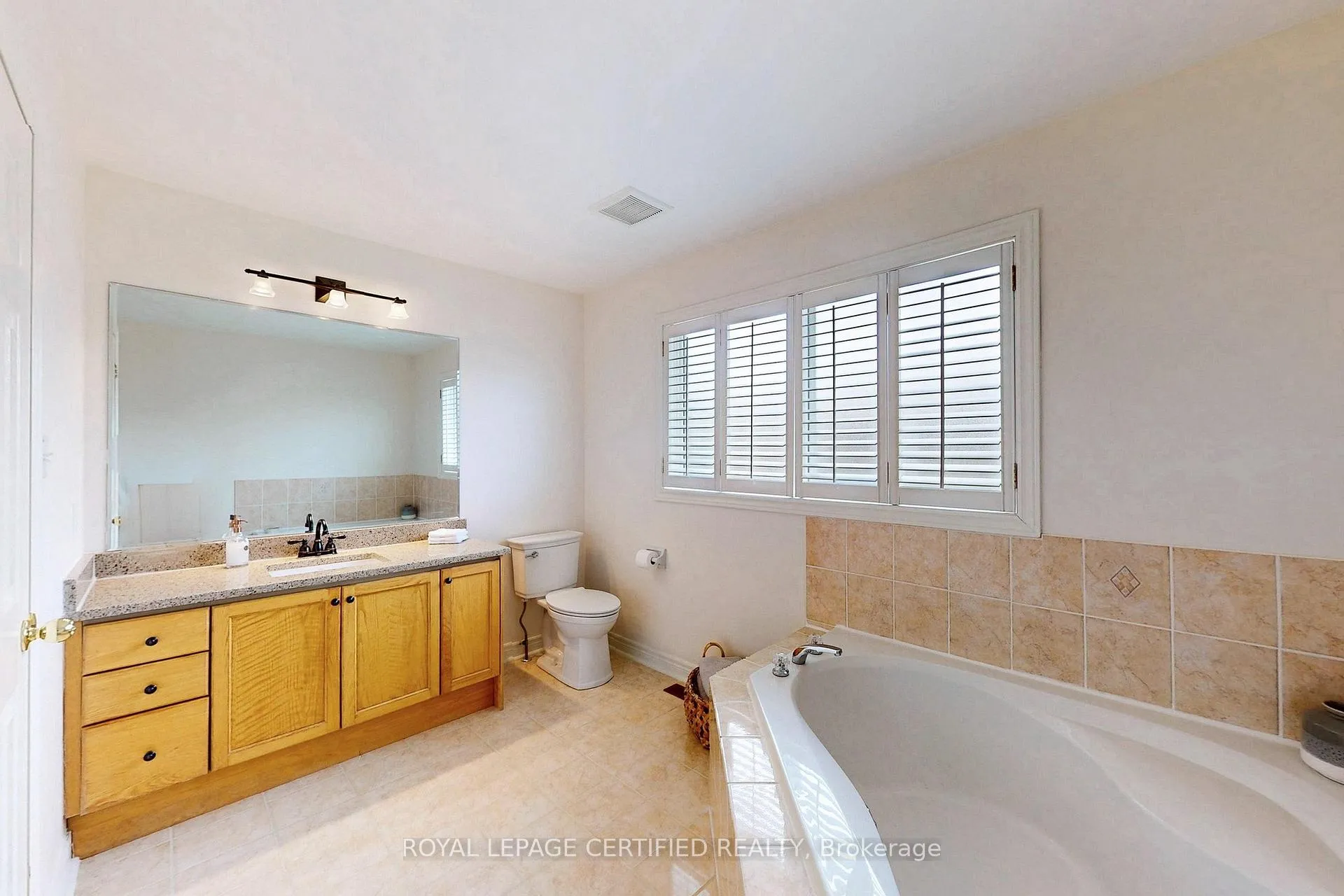 Photo 5 of 8 Grapevine Road, Caledon, Bolton West — HOMEH