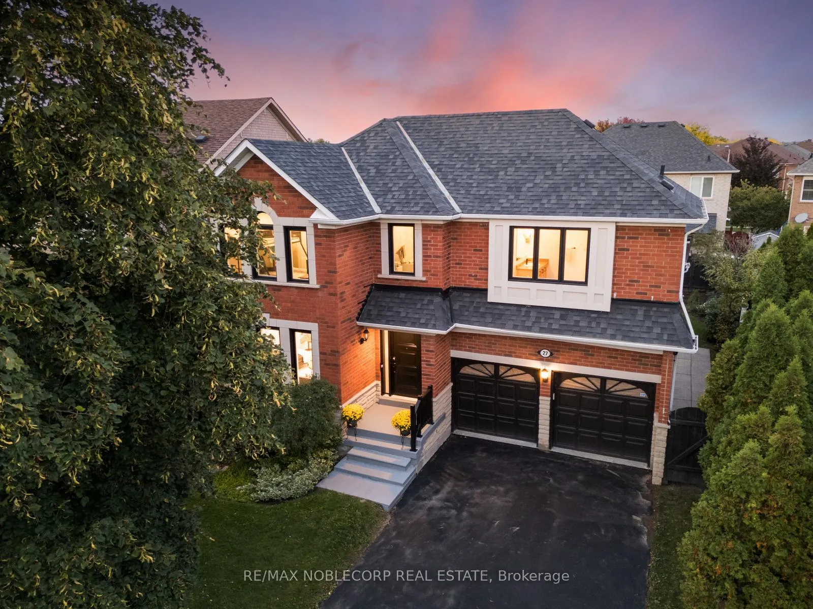Photo 2 of 27 Treasure Road, Vaughan, Vellore Village — HOMEH