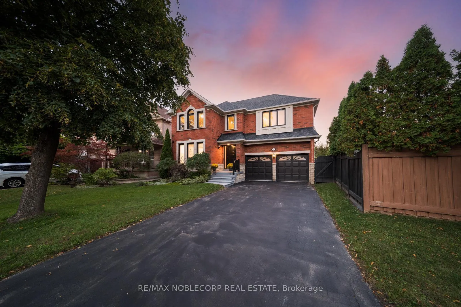 Photo 3 of 27 Treasure Road, Vaughan, Vellore Village — HOMEH