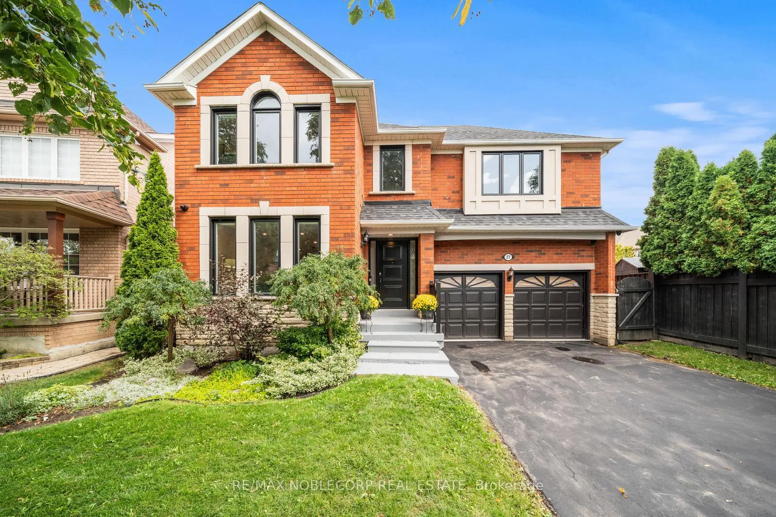 Photo 4 of 27 Treasure Road, Vaughan, Vellore Village — HOMEH