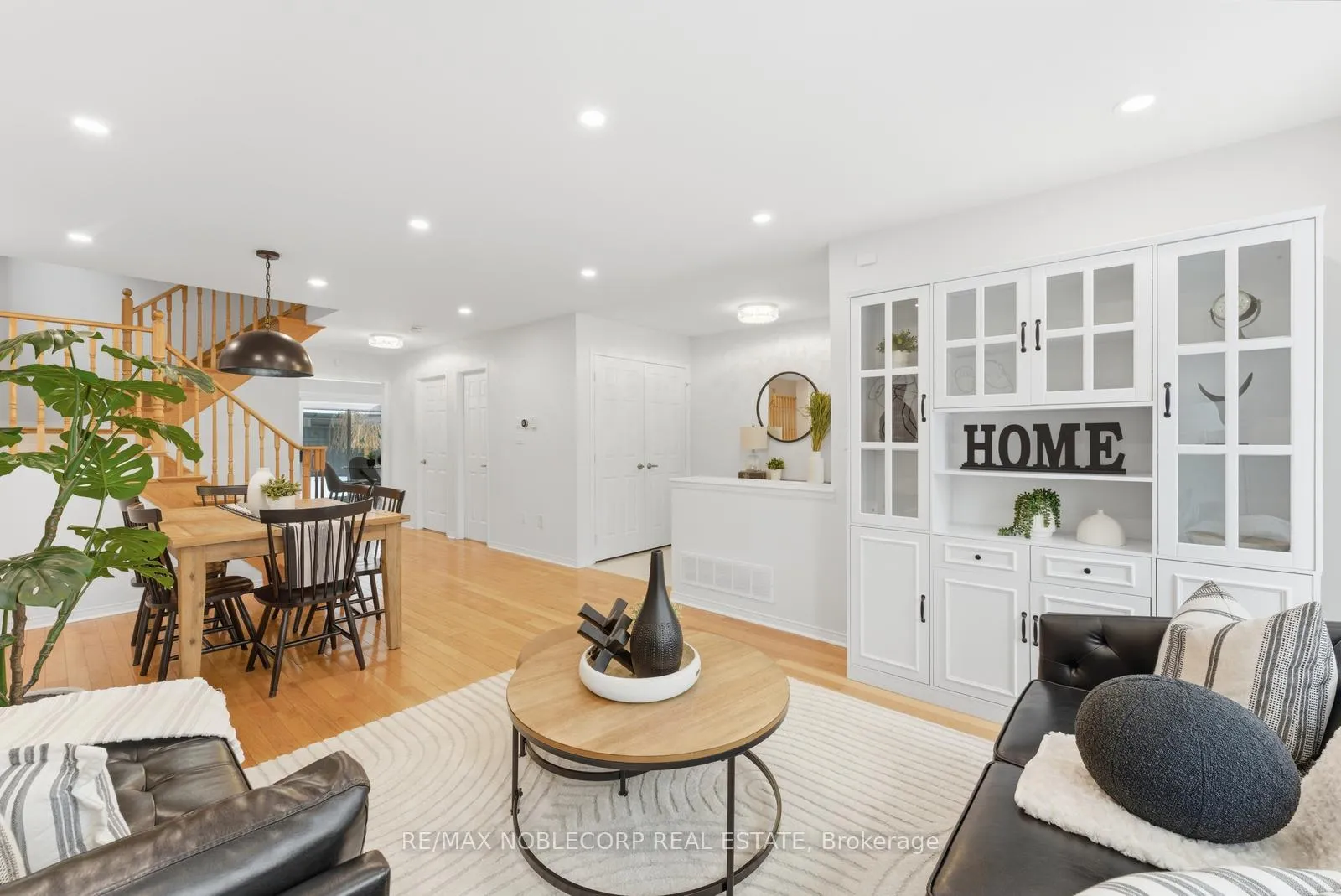 Photo 10 of 27 Treasure Road, Vaughan, Vellore Village — HOMEH