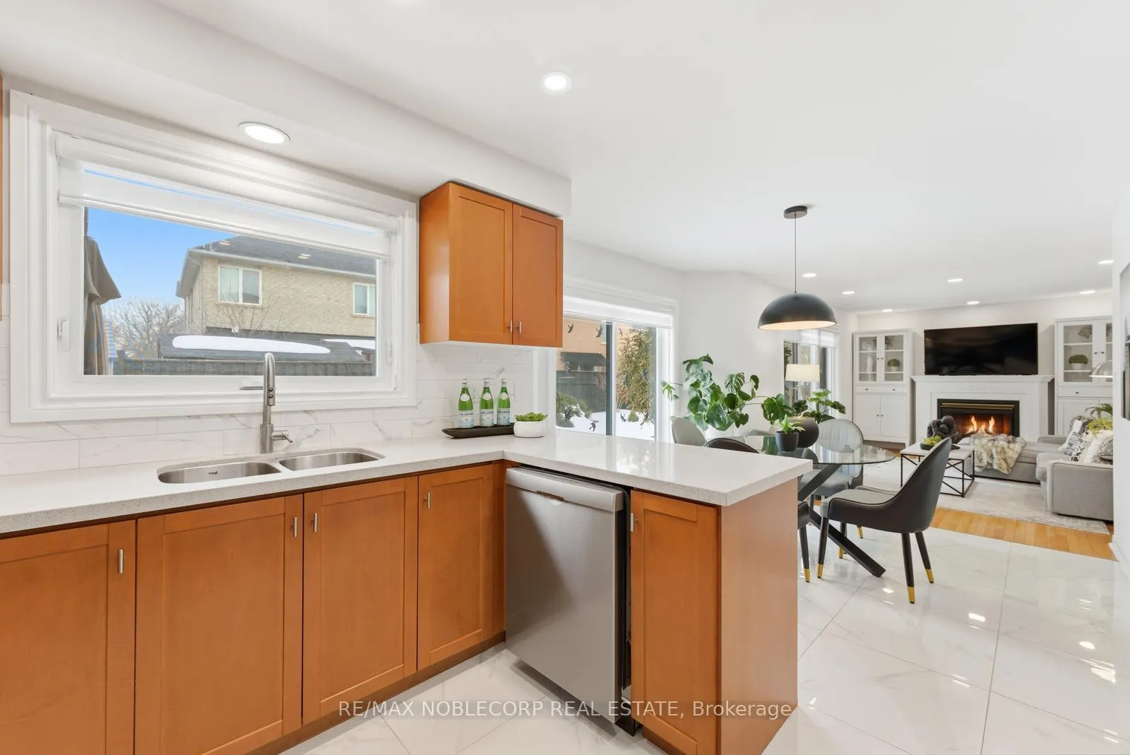 Photo 19 of 27 Treasure Road, Vaughan, Vellore Village — HOMEH
