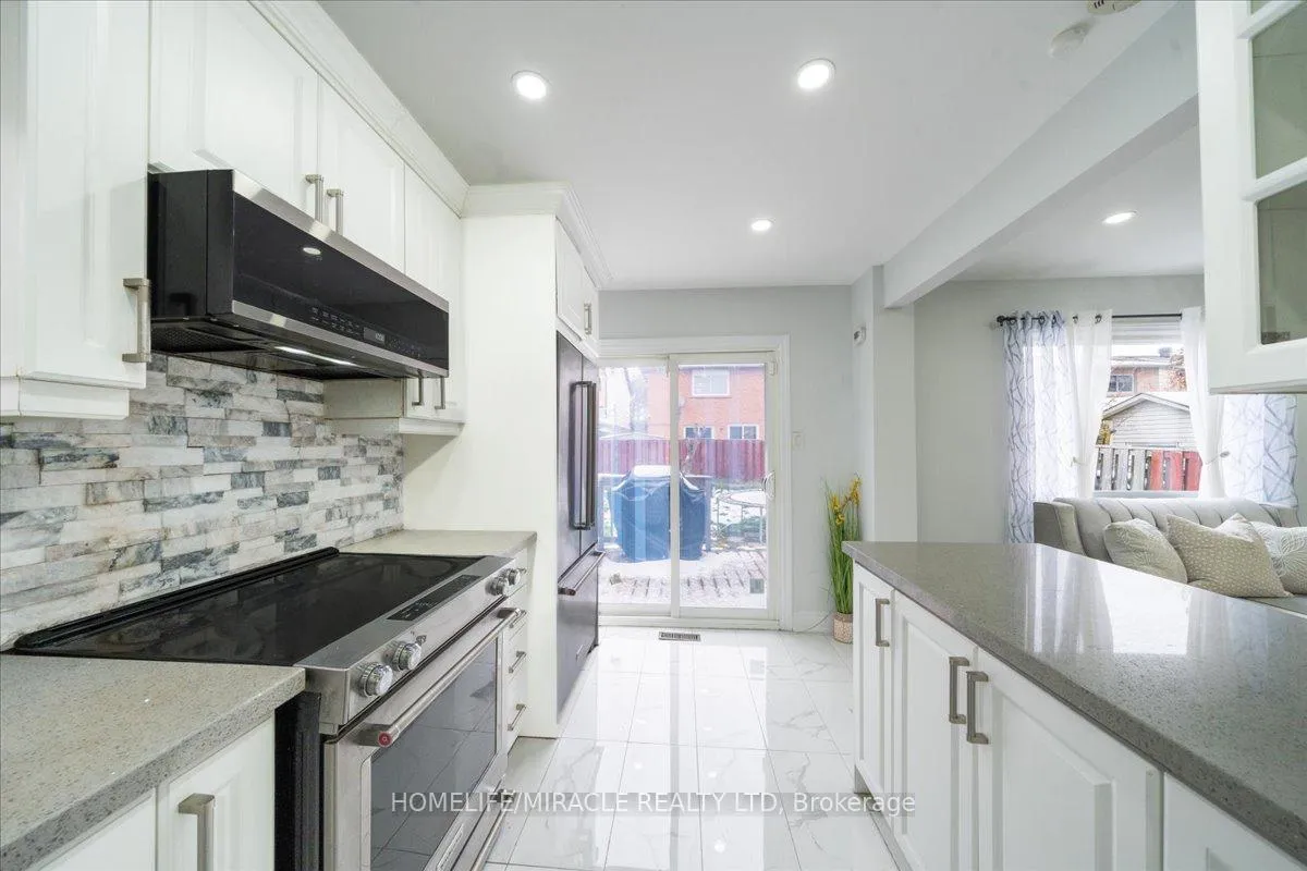 Photo 19 of 47 Martindale Crescent, Brampton, Brampton West — HOMEH