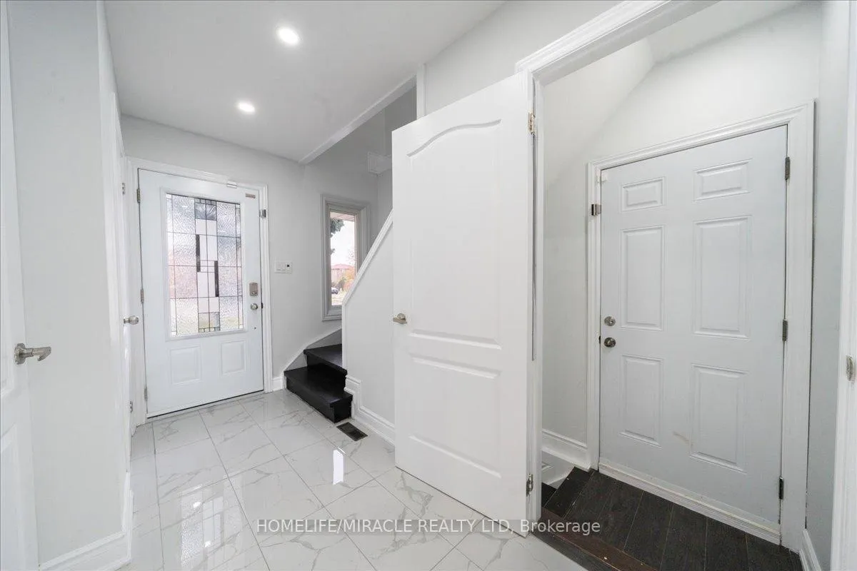 Photo 36 of 47 Martindale Crescent, Brampton, Brampton West — HOMEH