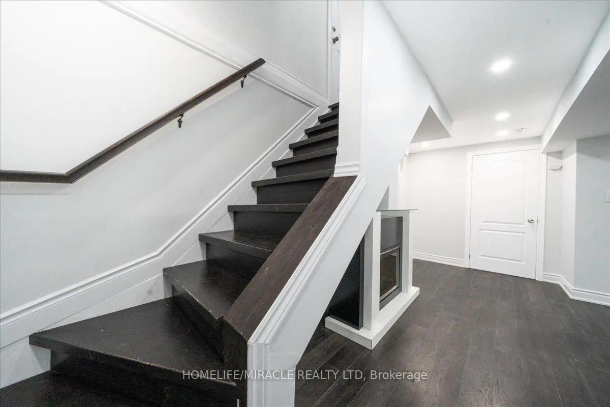 Photo 37 of 47 Martindale Crescent, Brampton, Brampton West — HOMEH