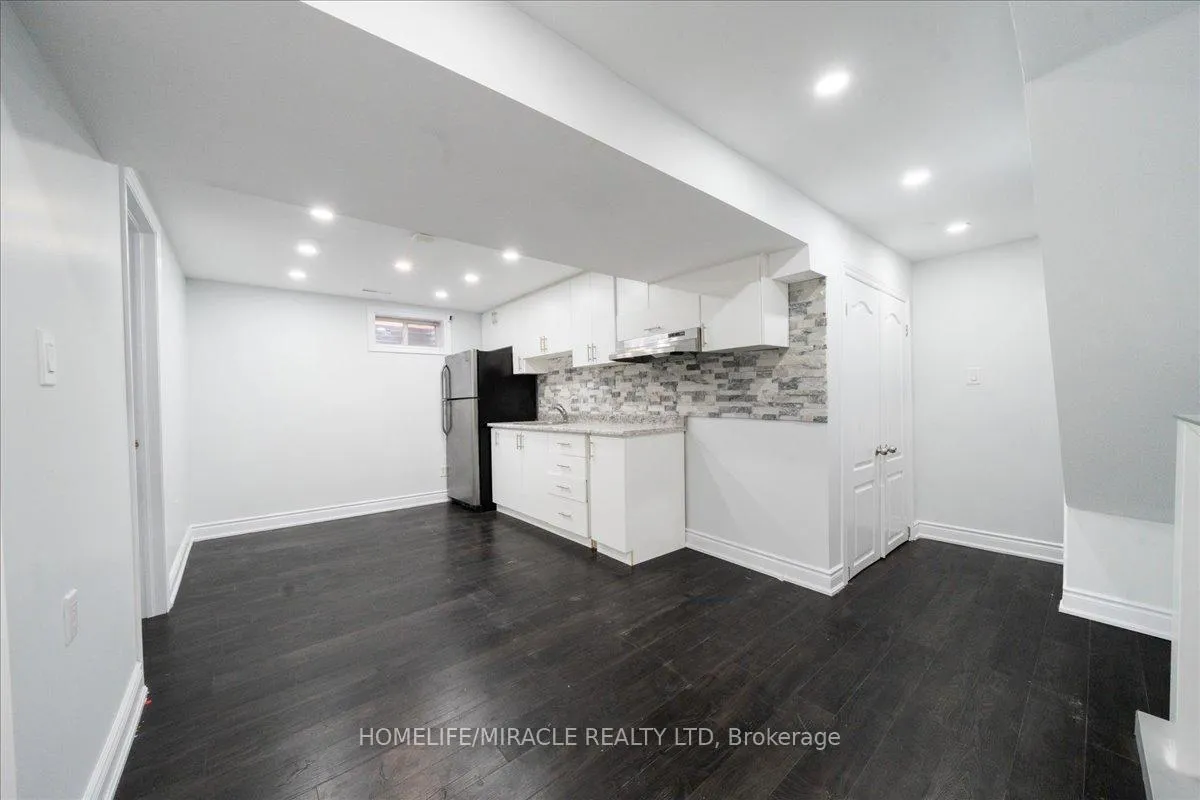 Photo 38 of 47 Martindale Crescent, Brampton, Brampton West — HOMEH
