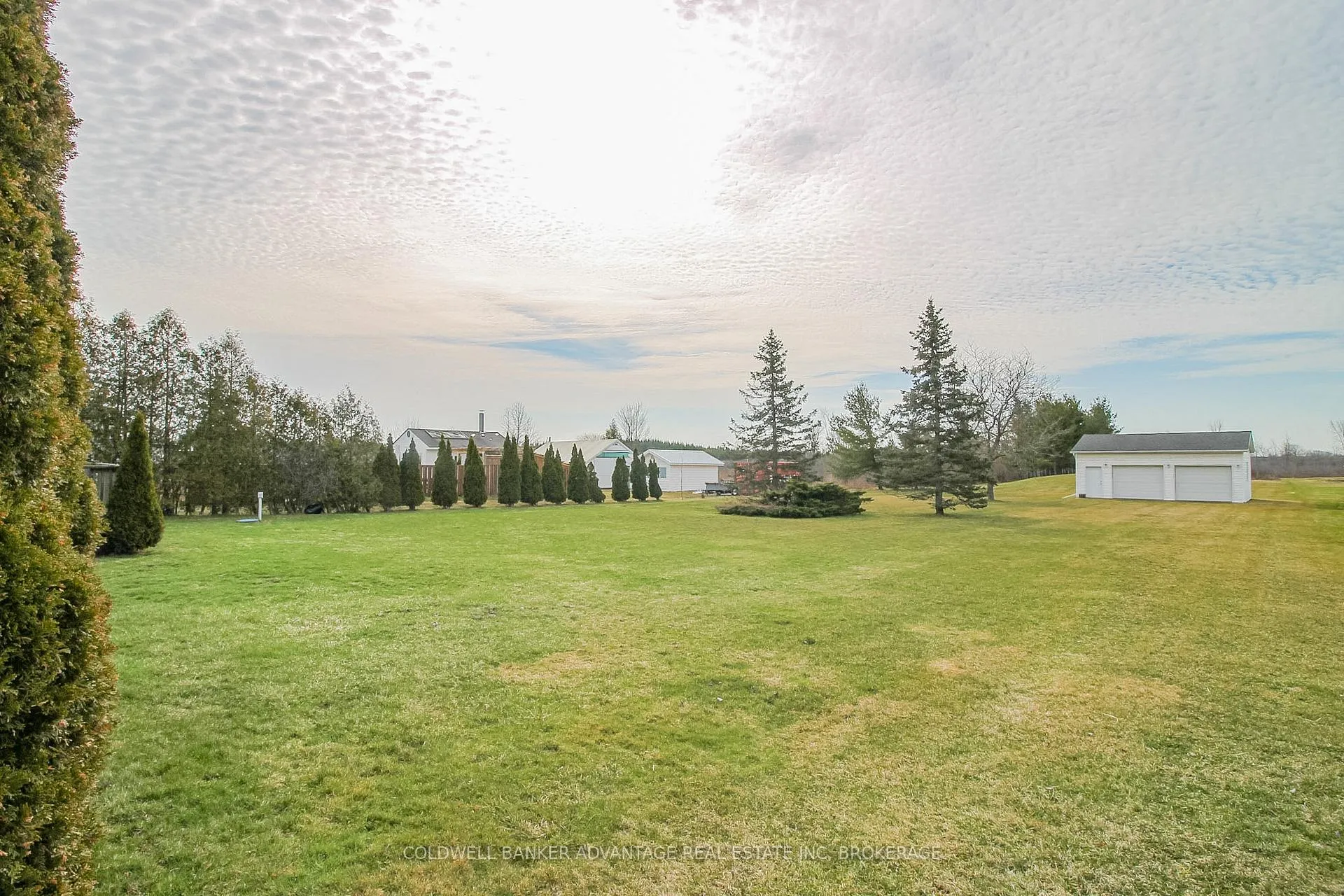 Photo 5 of 377 Silverthorn Crescent, Welland, Cooks Mills — HOMEH