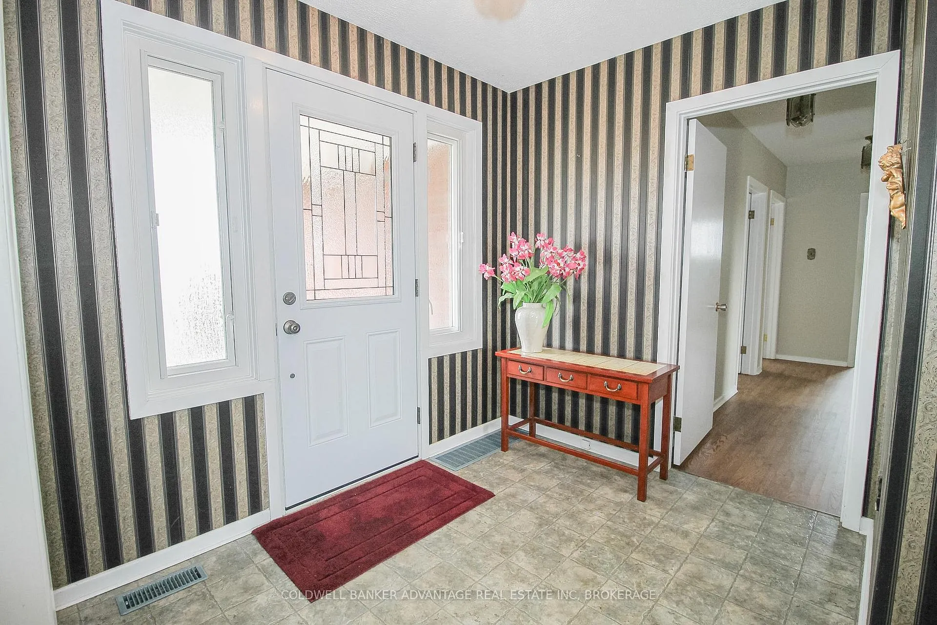 Photo 7 of 377 Silverthorn Crescent, Welland, Cooks Mills — HOMEH