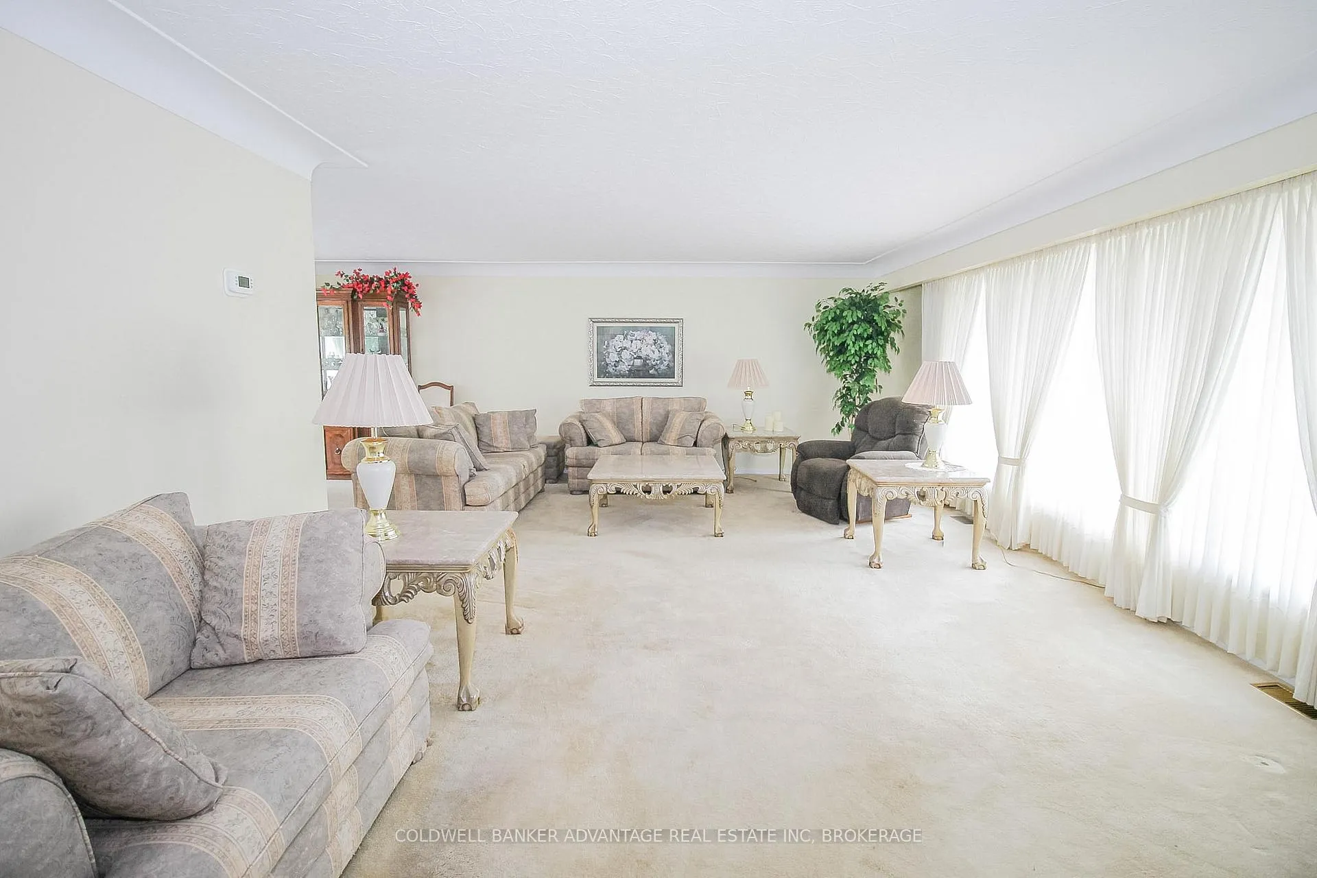 Photo 8 of 377 Silverthorn Crescent, Welland, Cooks Mills — HOMEH