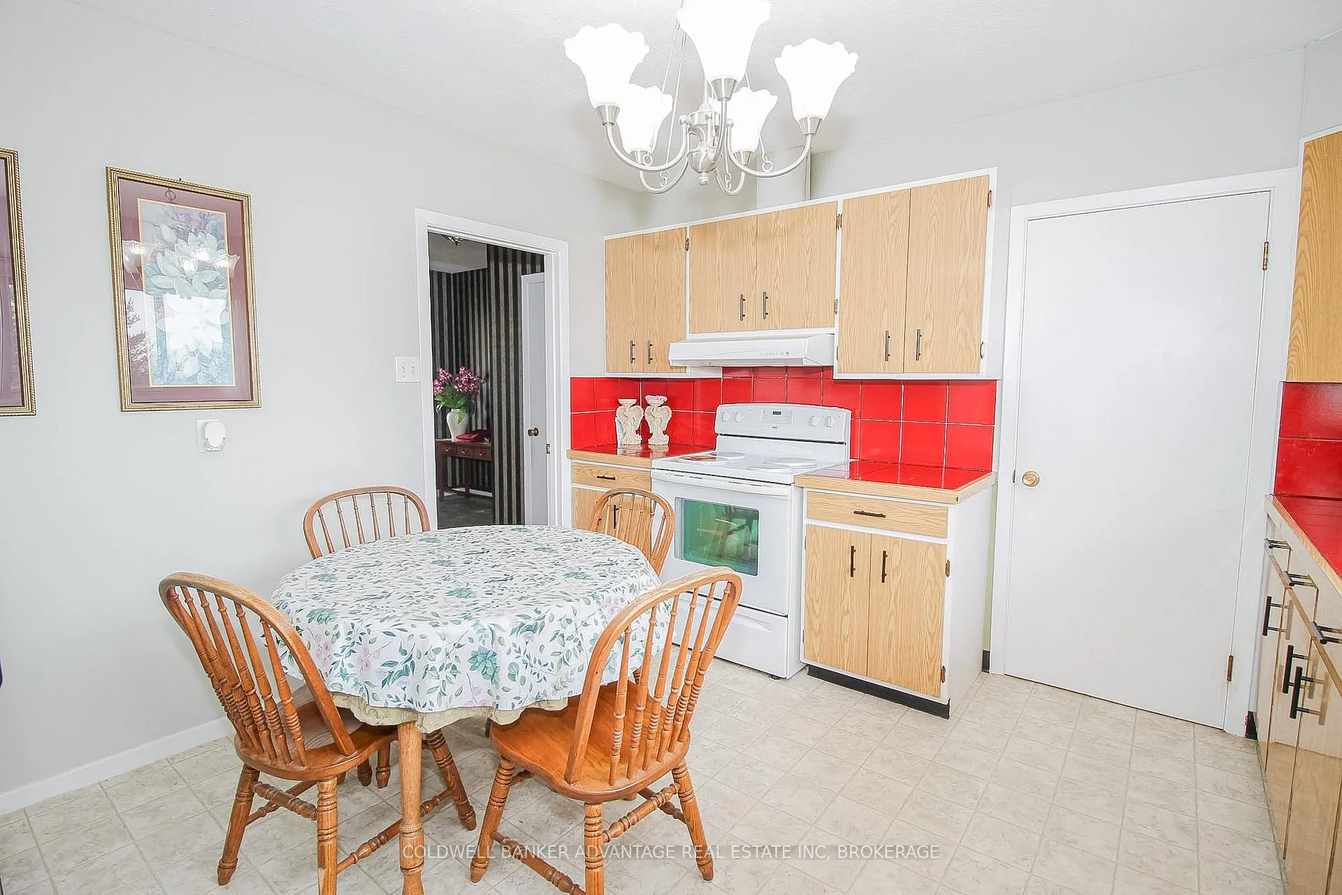 Photo 15 of 377 Silverthorn Crescent, Welland, Cooks Mills — HOMEH